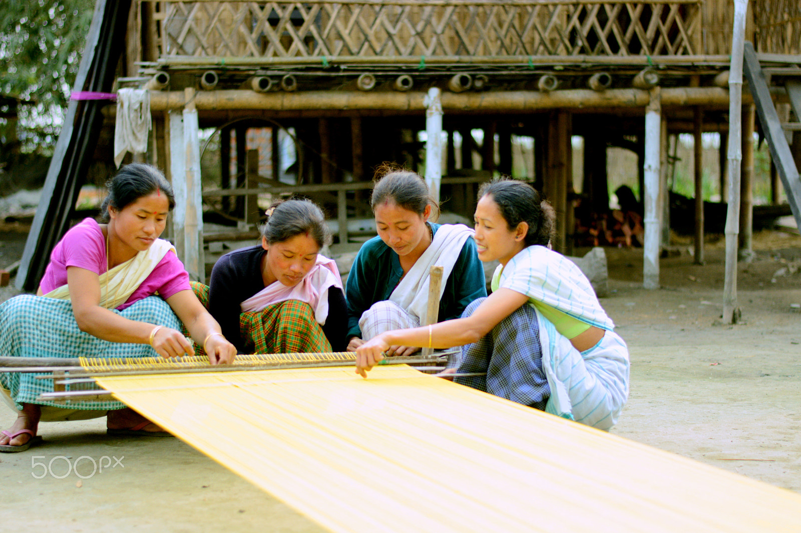 Nikon D5200 + Nikon AF-S Nikkor 50mm F1.8G sample photo. People and cultures photography