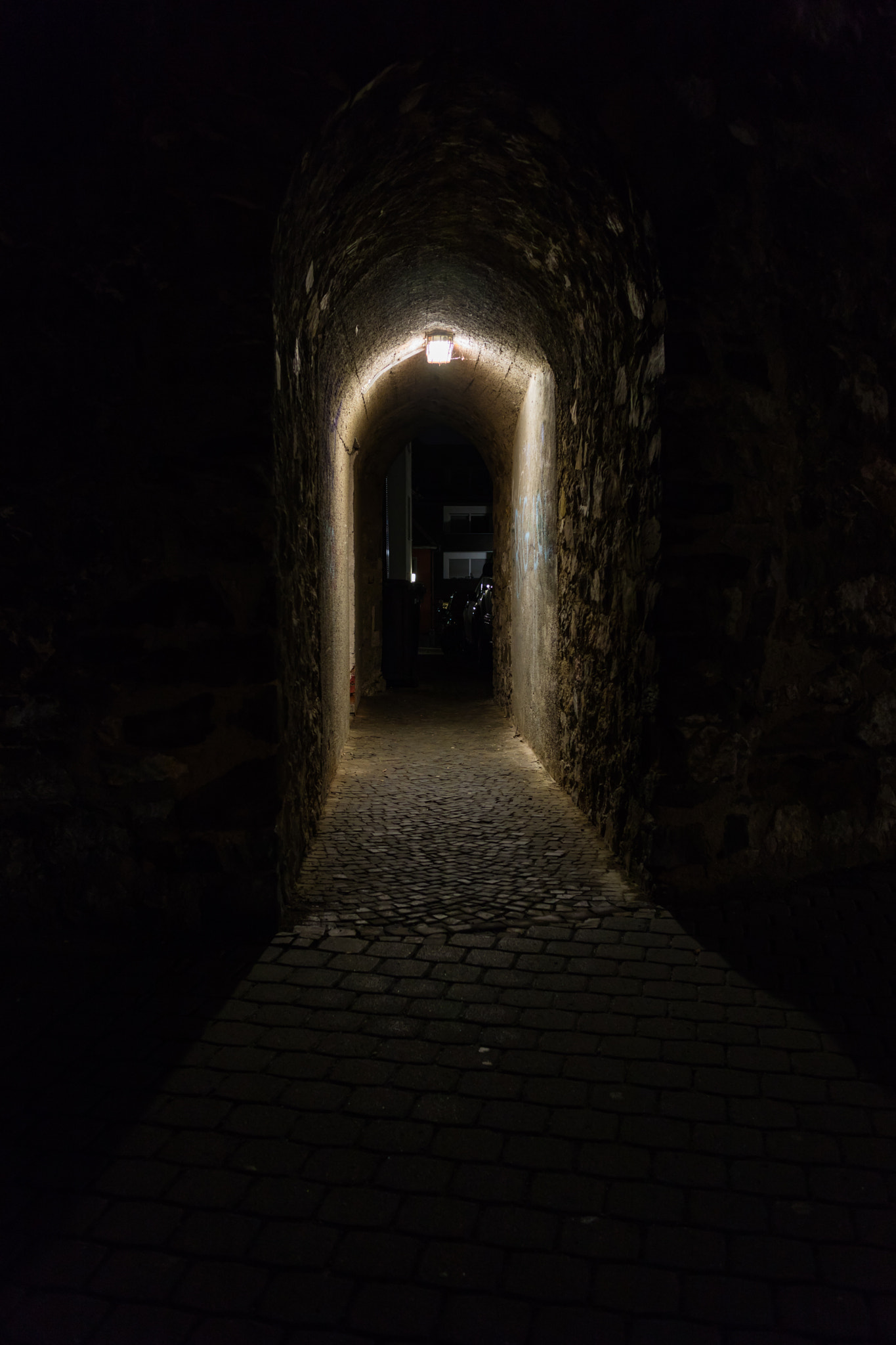 Canon EOS M3 + Canon EF-M 22mm F2 STM sample photo. Tunnel of the wall photography