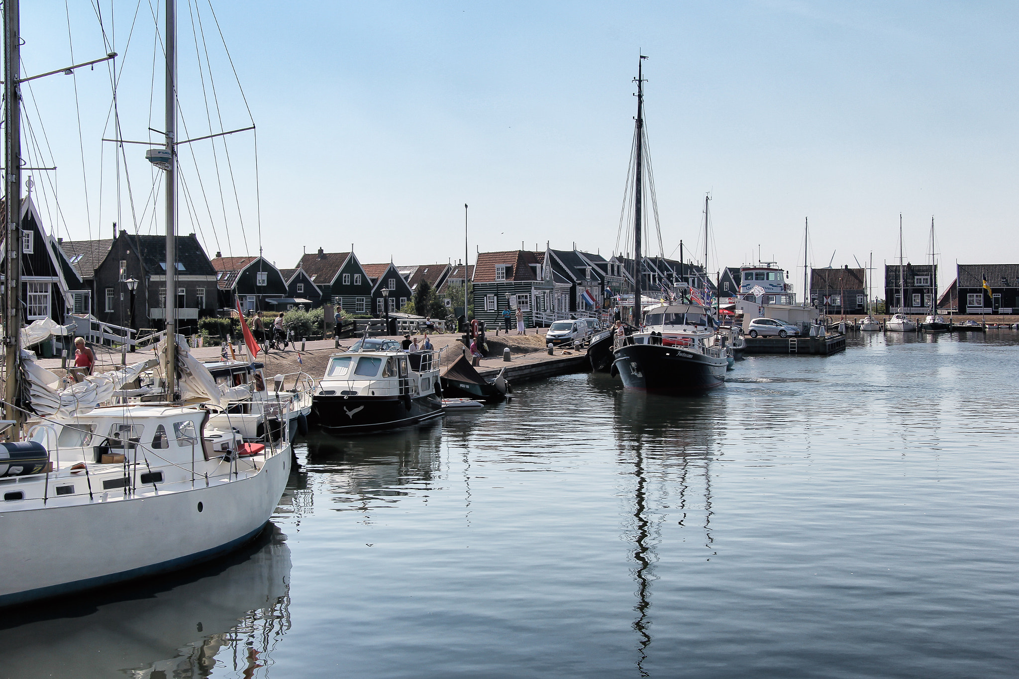 Canon EF-S 17-85mm F4-5.6 IS USM sample photo. Marken in north holland, a former island in the zu ... photography