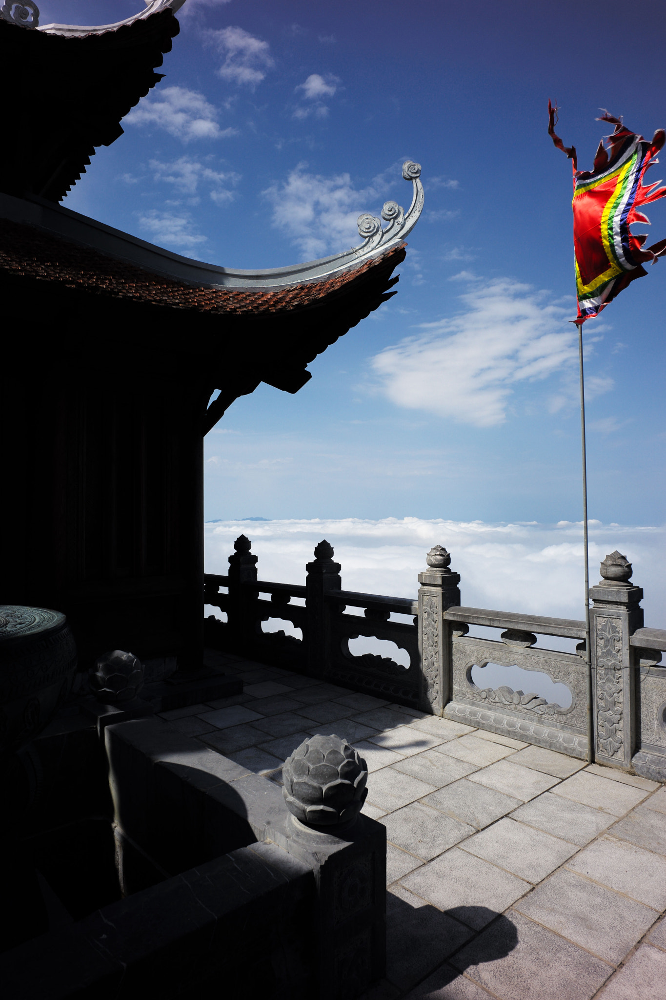 Leica Summilux-M 35mm F1.4 ASPH sample photo. Above the cloud photography