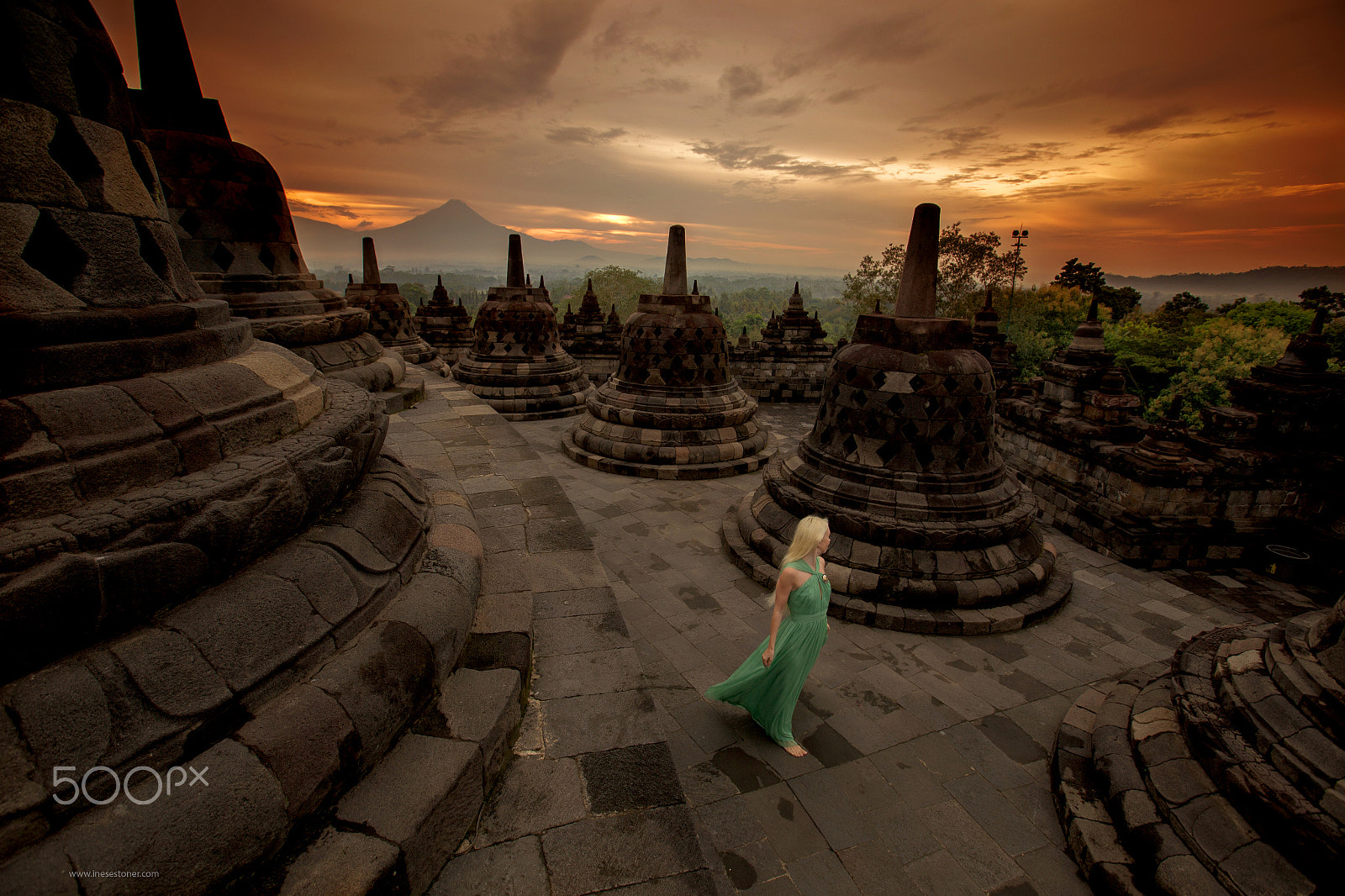 Canon EF 16-35mm F2.8L II USM sample photo. Sunrise at borobudur photography