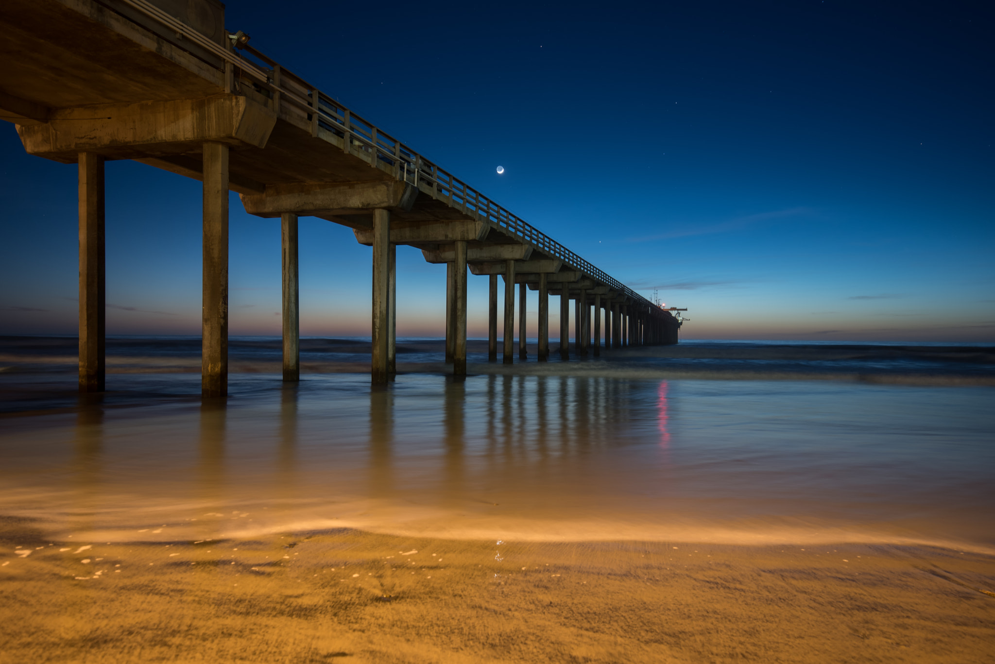 Tamron SP 15-30mm F2.8 Di VC USD sample photo. Scripps pier sunset photography