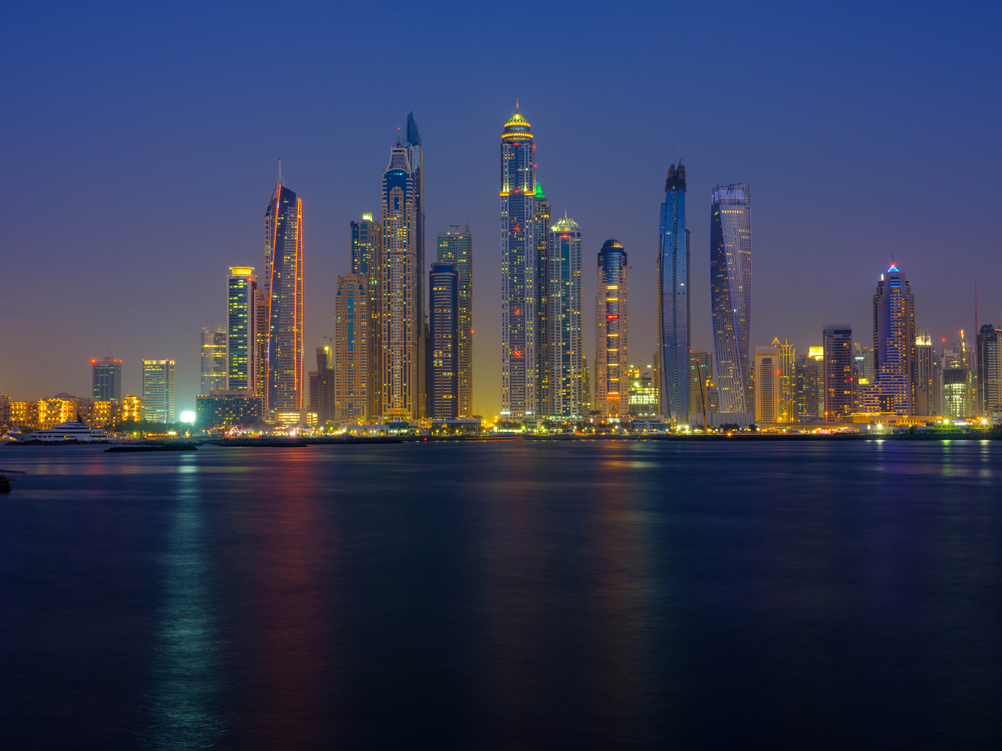Fujifilm GFX 50S + Fujifilm GF 63mm F2.8 R WR sample photo. Dubai blue hour photography