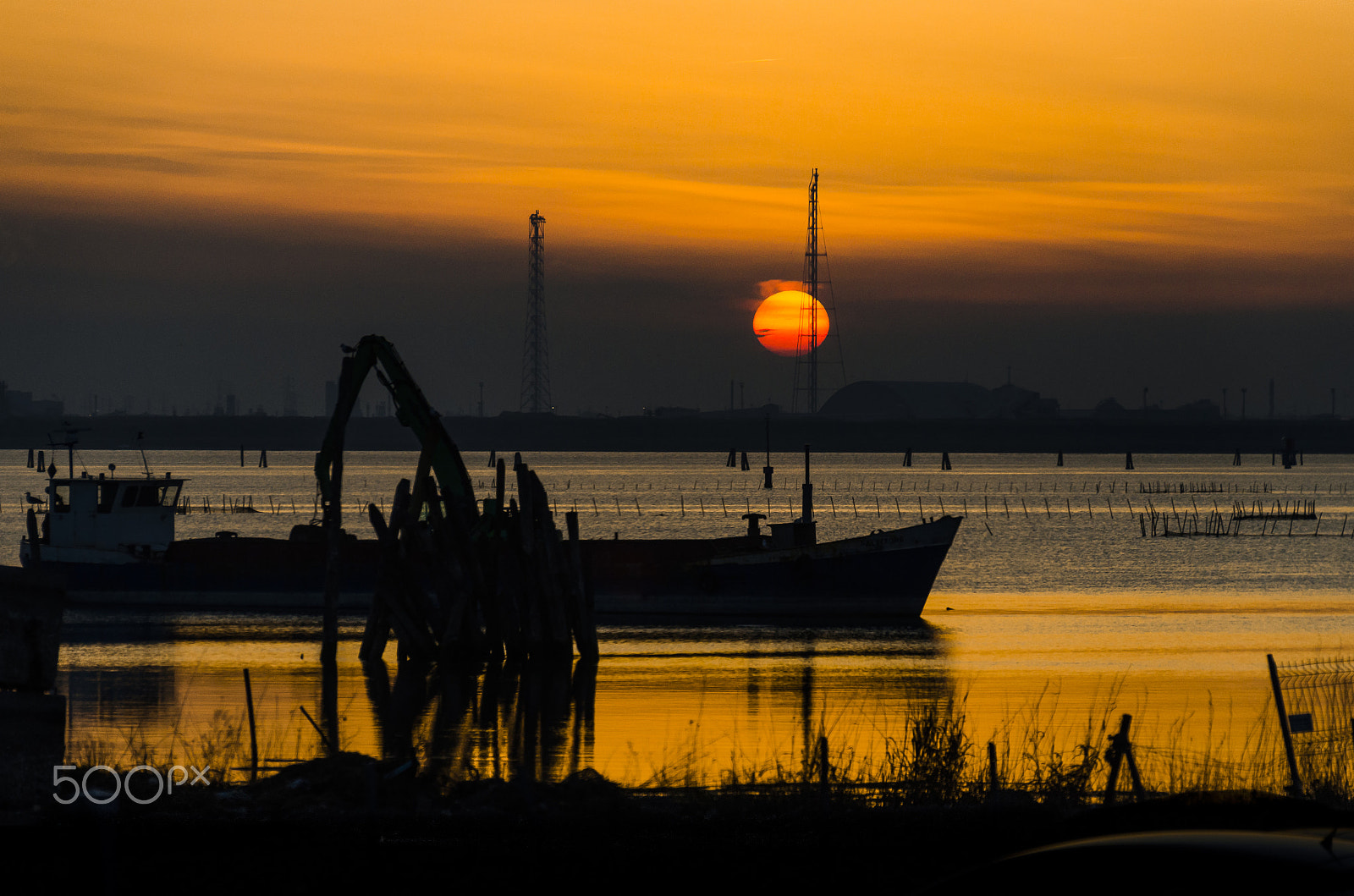 Nikon D7000 + Sigma 18-250mm F3.5-6.3 DC Macro OS HSM sample photo. Industrial sunset , tramonto industriale photography