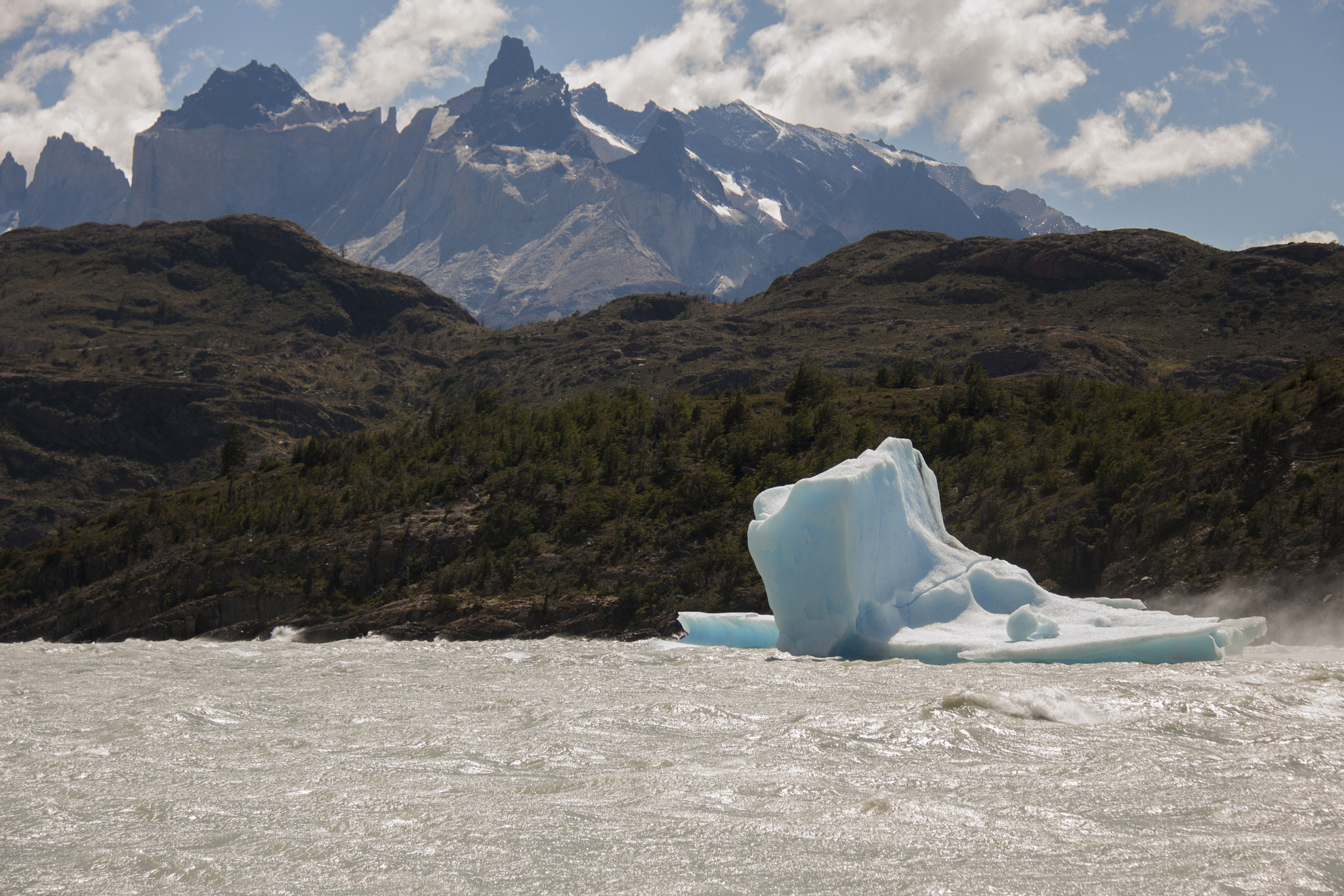 Canon EOS 40D + Canon EF-S 18-200mm F3.5-5.6 IS sample photo. Fitz roy range photography