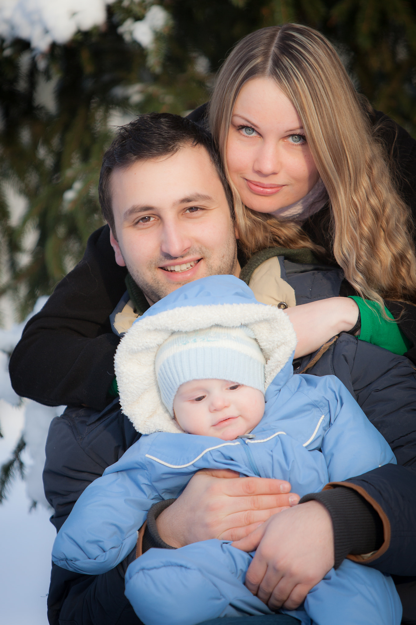 Canon EOS 5D Mark II + Canon EF 70-200mm F2.8L IS USM sample photo. Winter family portrait photography