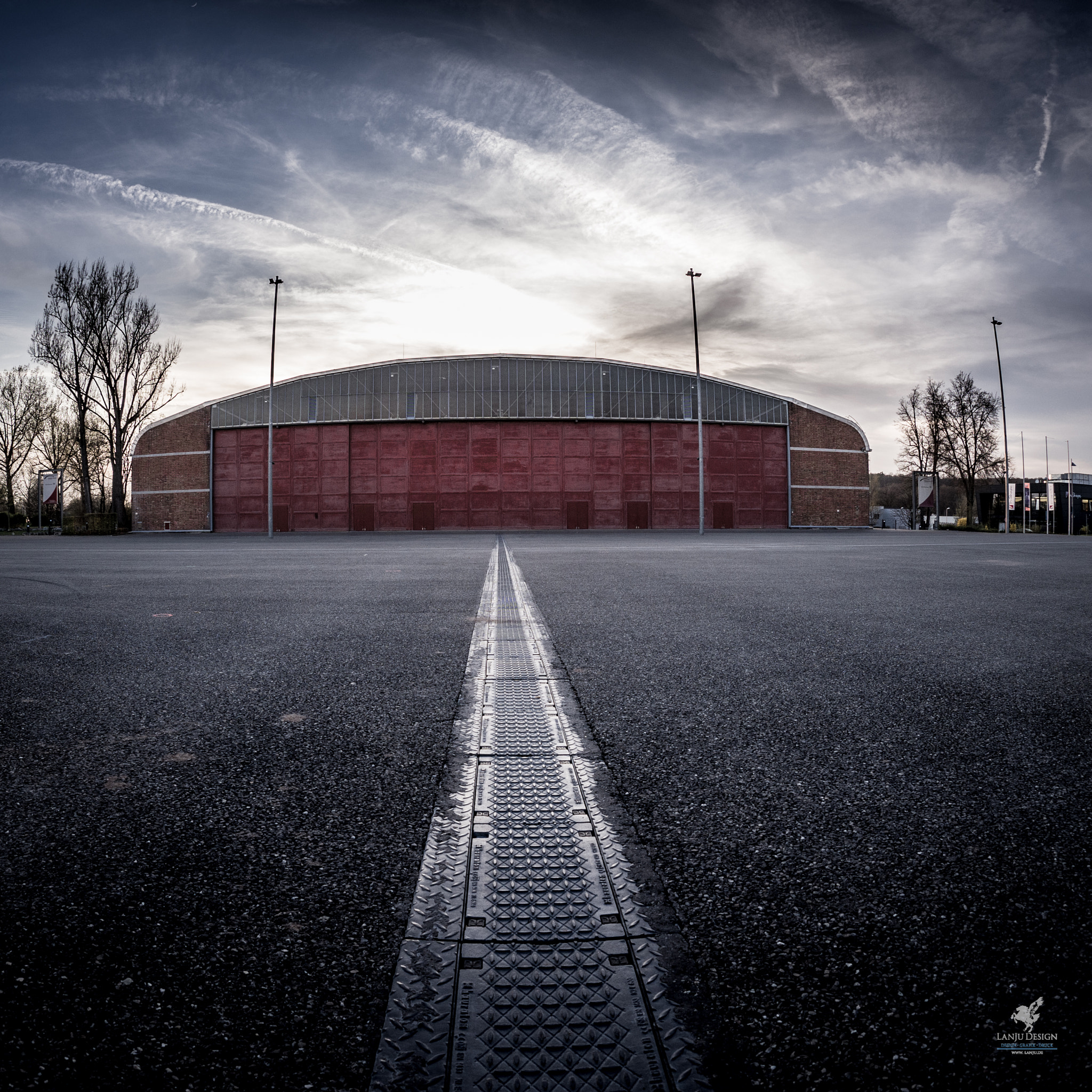 Olympus OM-D E-M10 II + OLYMPUS M.8mm F1.8 sample photo. Werfthalle photography