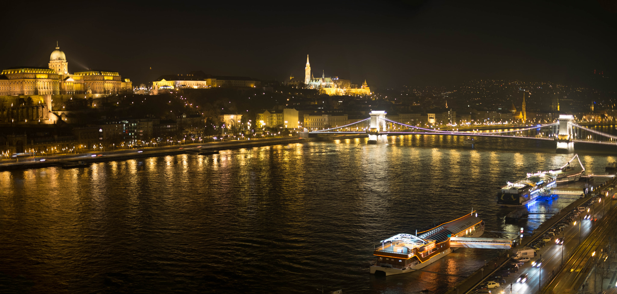 Fujifilm X-Pro1 + Fujifilm XF 35mm F1.4 R sample photo. Buda pano photography