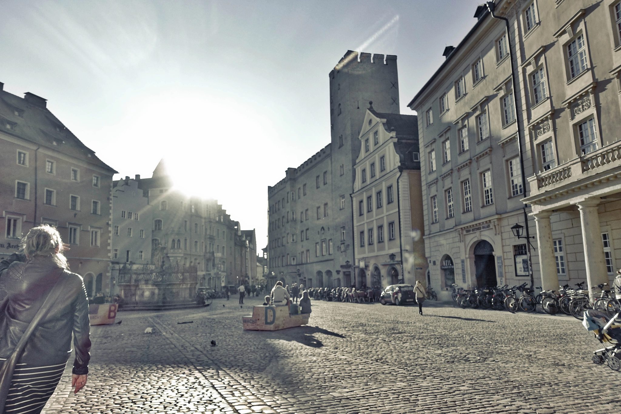 Sony Cyber-shot DSC-RX100 III + Sony 24-70mm F1.8-2.8 sample photo. Sunbeams regensburg photography