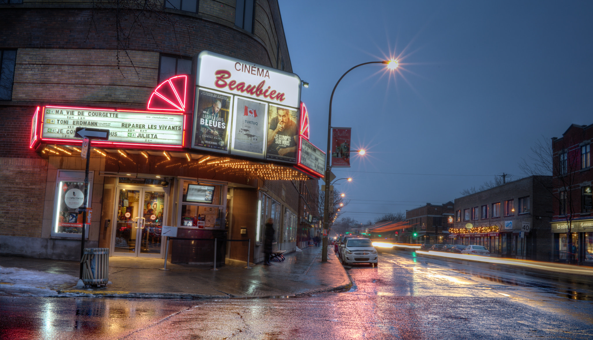 Sony a7 II + Sony Sonnar T* FE 35mm F2.8 ZA sample photo. Night at the movies photography
