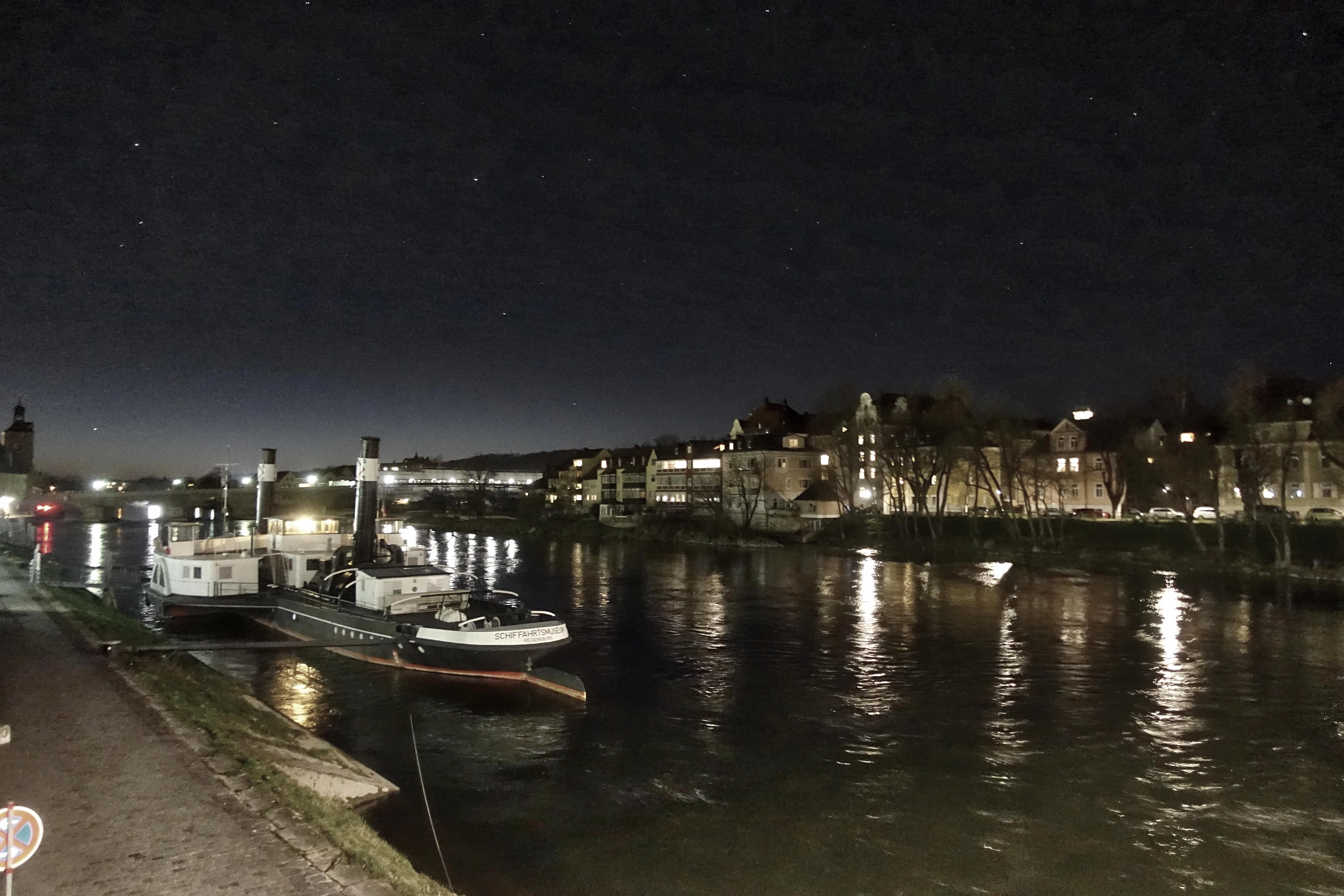 Sony 24-70mm F1.8-2.8 sample photo. Danube at night photography