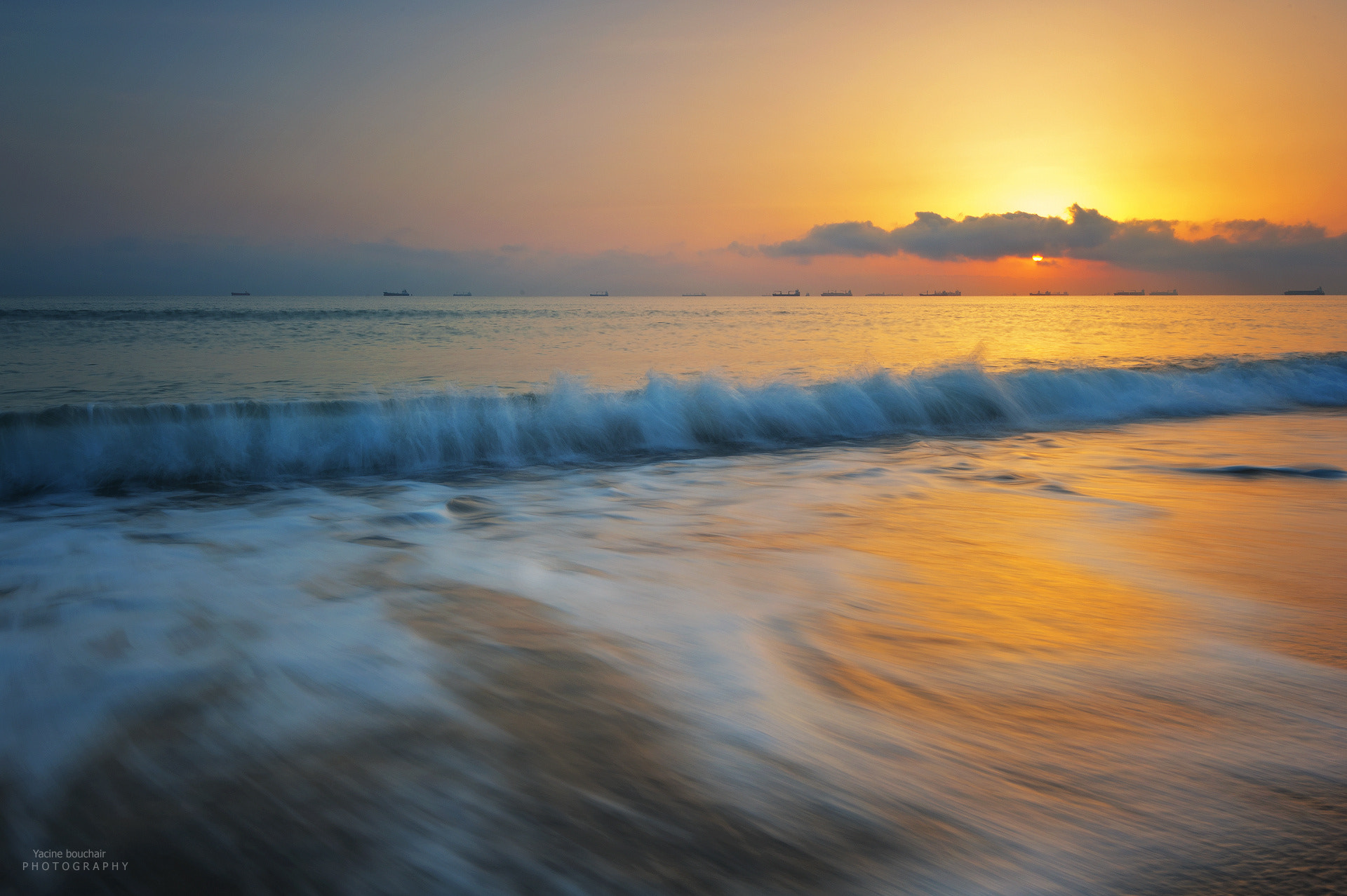 Nikon AF-S Nikkor 16-35mm F4G ED VR sample photo. Sunrise in béjaia city beach photography