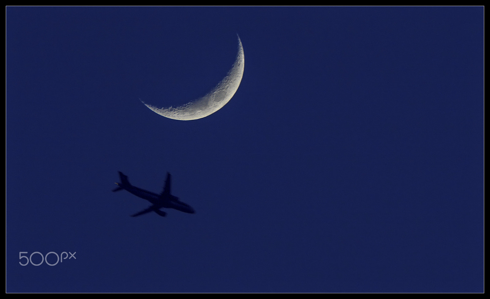 Canon EOS 60D + Canon EF 100-400mm F4.5-5.6L IS USM sample photo. Air & moon - aereo & luna photography