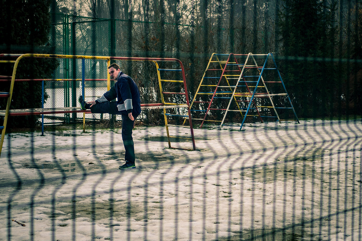 Olympus OM-D E-M10 II + LUMIX G 25/F1.7 sample photo. Geometry fitness photography
