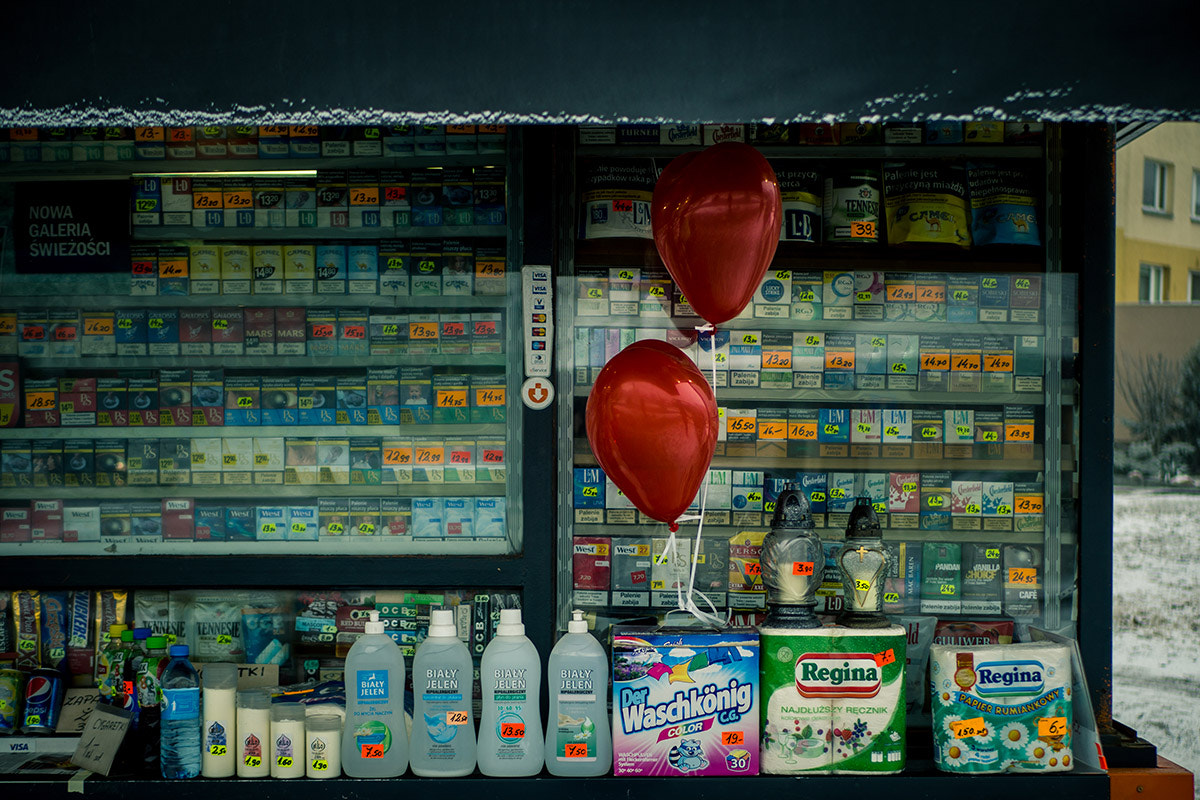 Olympus OM-D E-M10 II + LUMIX G 25/F1.7 sample photo. Hearts and death photography