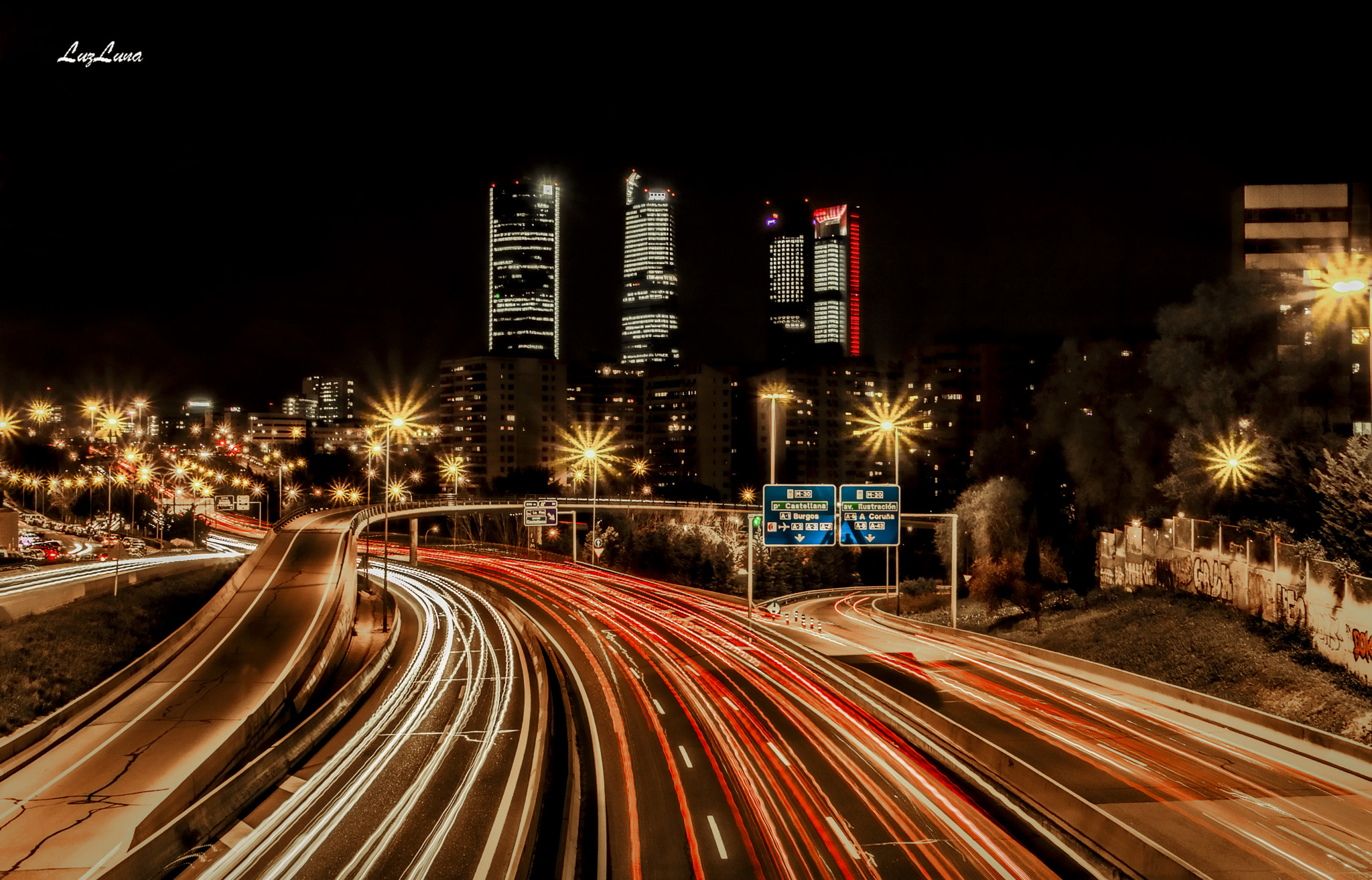 Canon EOS 750D (EOS Rebel T6i / EOS Kiss X8i) sample photo. Lights at night photography
