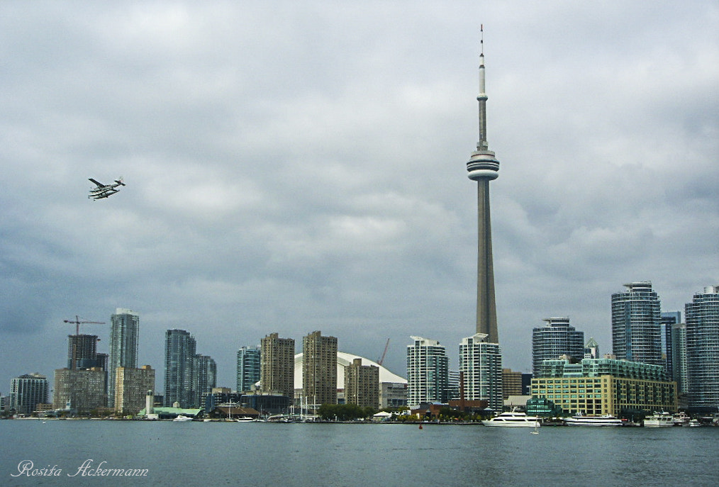 Samsung Digimax i50 MP3, Samsung #1 MP3 sample photo. Toronto canada photography