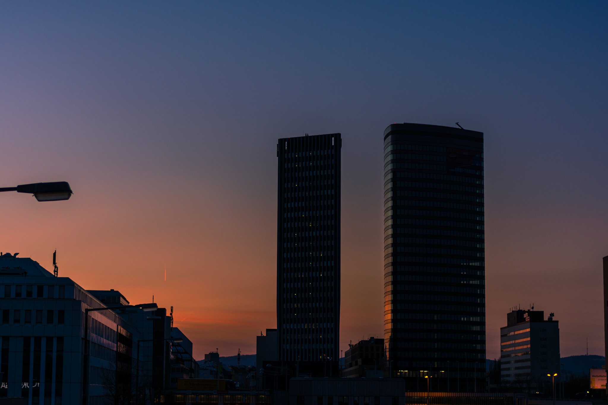 Nikon D5200 + Nikon AF-S Nikkor 50mm F1.8G sample photo. Vienna sunset photography