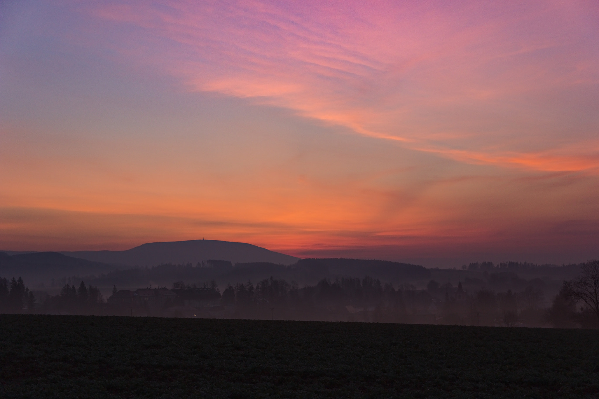 Canon EF-S 17-55mm F2.8 IS USM sample photo. Friday's dawn photography