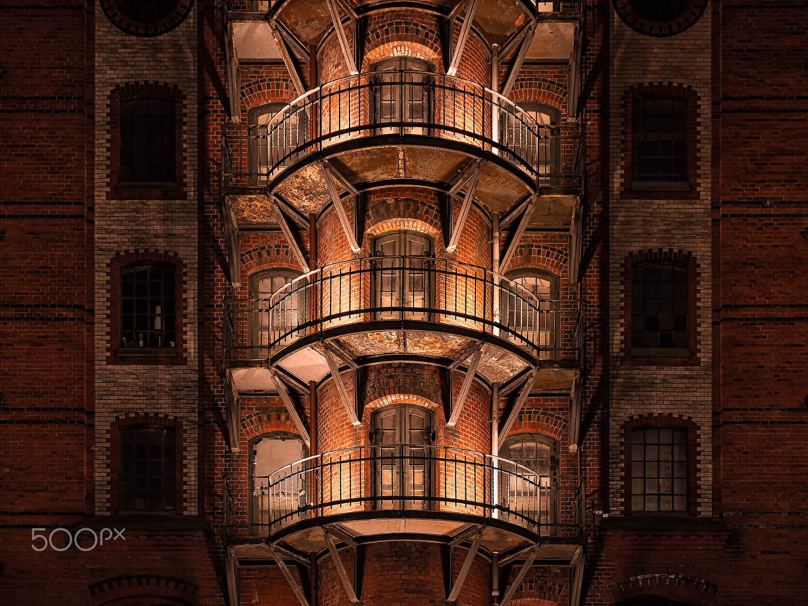 Sigma 17-50mm F2.8 EX DC OS HSM sample photo. Speicherstadt balkon photography