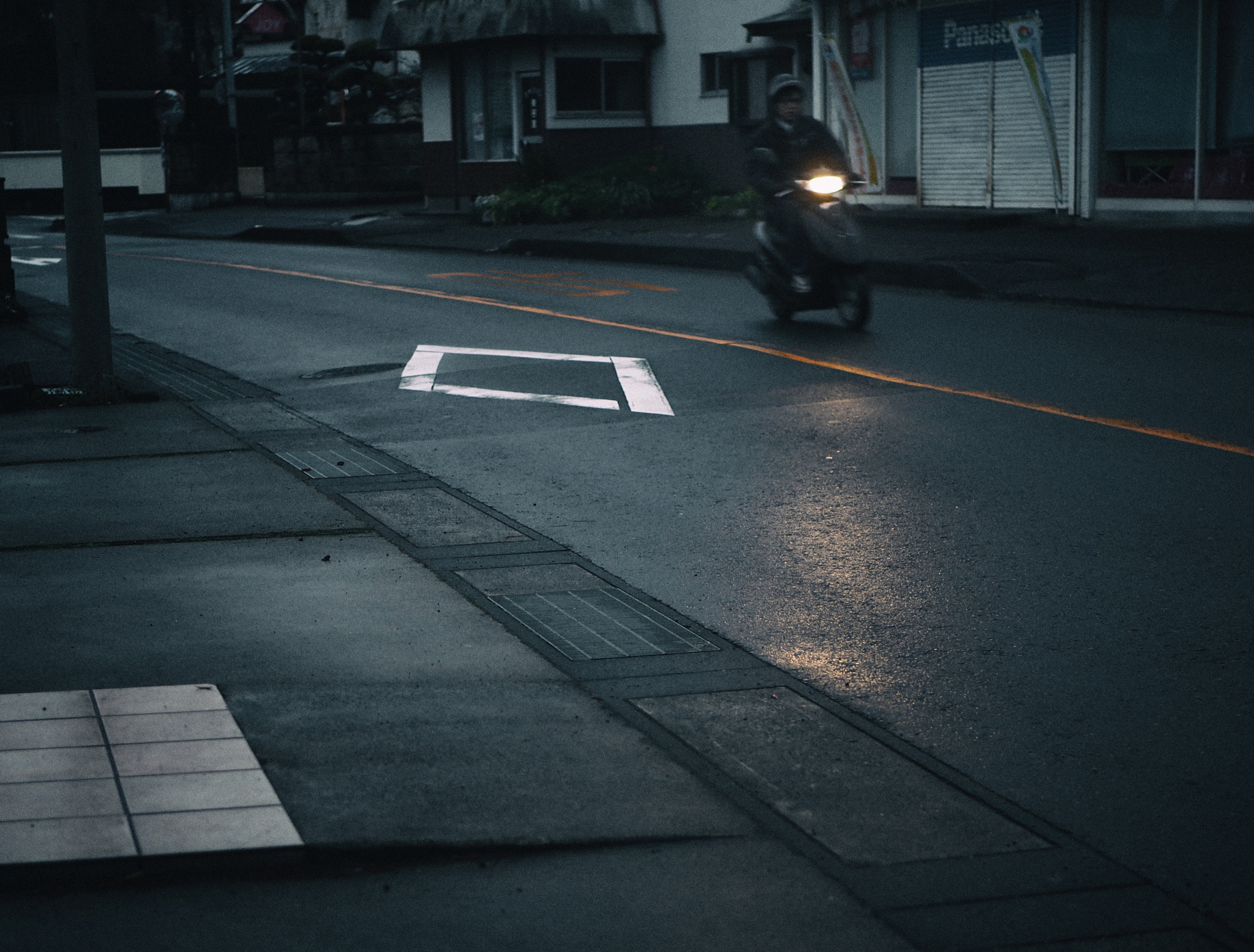 Olympus OM-D E-M10 + LUMIX G 25/F1.7 sample photo. Cloudy or rainy.... photography