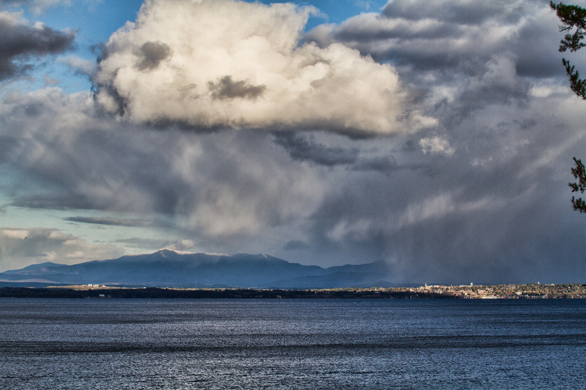 Canon EOS 7D + Canon EF 70-300mm F4-5.6L IS USM sample photo. View of burlington vermont from lake photography