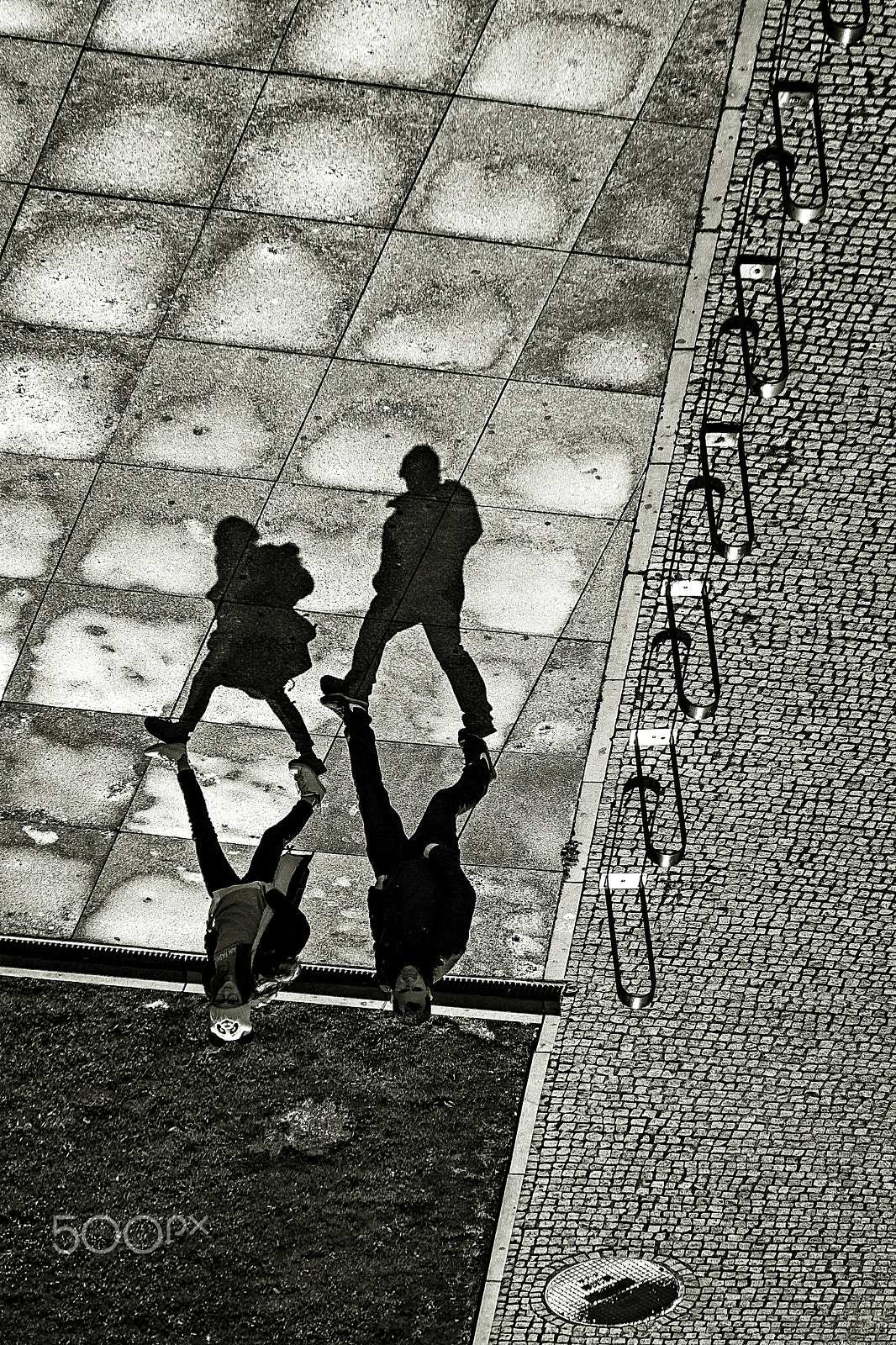 Canon EOS 500D (EOS Rebel T1i / EOS Kiss X3) sample photo. In the pursuit of shadows. photography