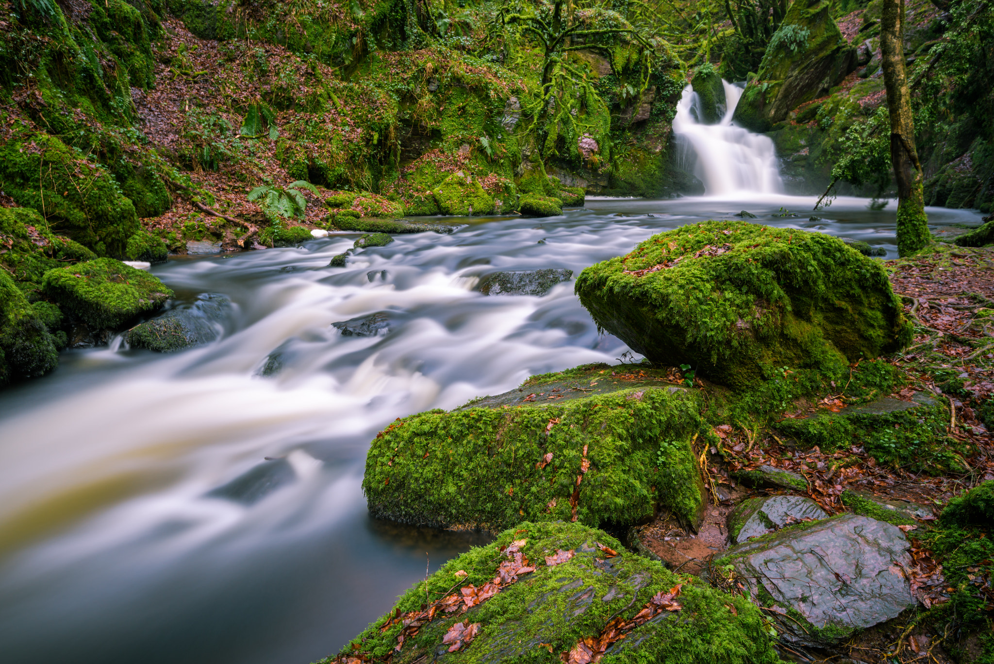Nikon AF-S Nikkor 16-35mm F4G ED VR sample photo. Mullinhassig waterfall photography