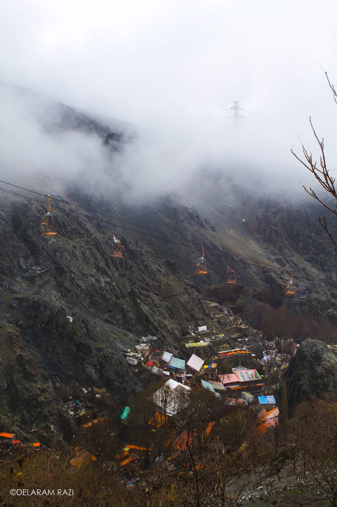Canon EOS 550D (EOS Rebel T2i / EOS Kiss X4) sample photo. On a foggy day photography