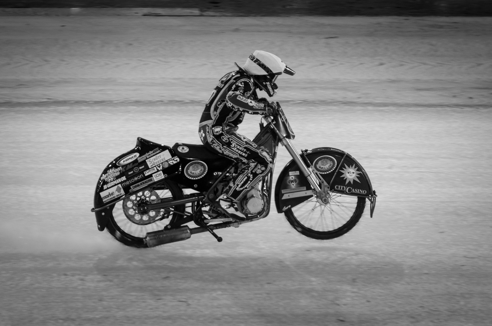 Nikon AF-S Nikkor 24-70mm F2.8G ED sample photo. Ice speedway action photography