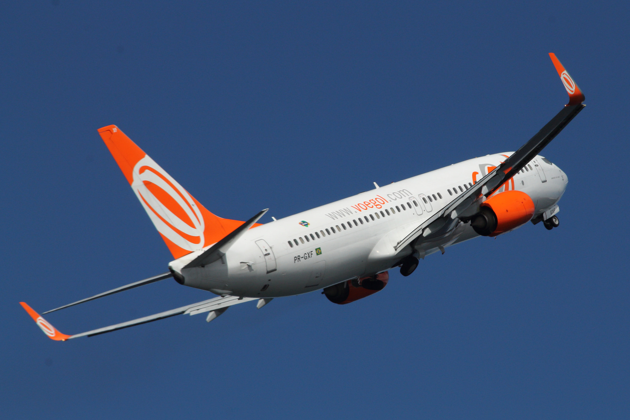 Canon EF-S 55-250mm F4-5.6 IS STM sample photo. Airplanes photography