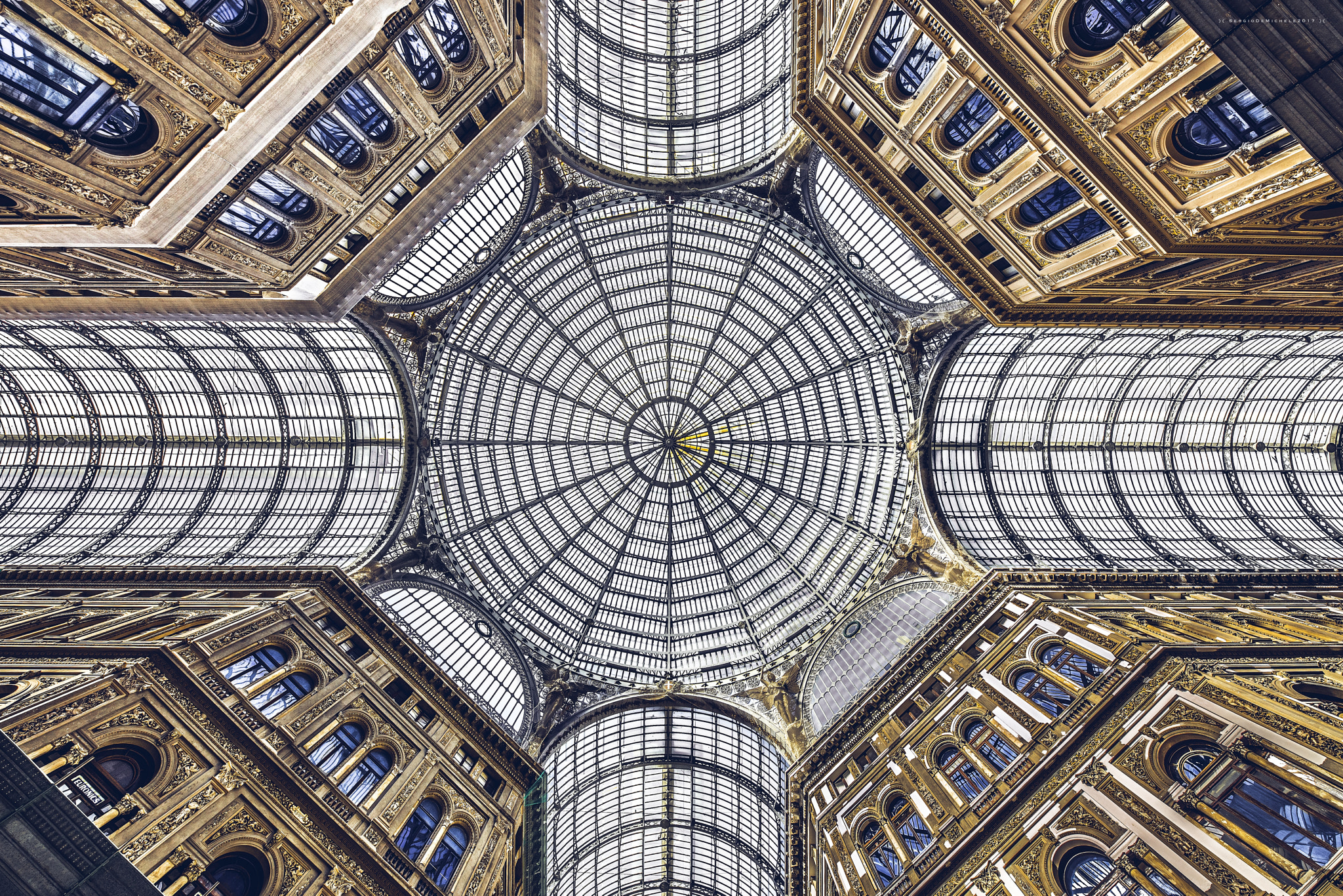Canon EF 17-40mm F4L USM sample photo. Galleria umberto i photography