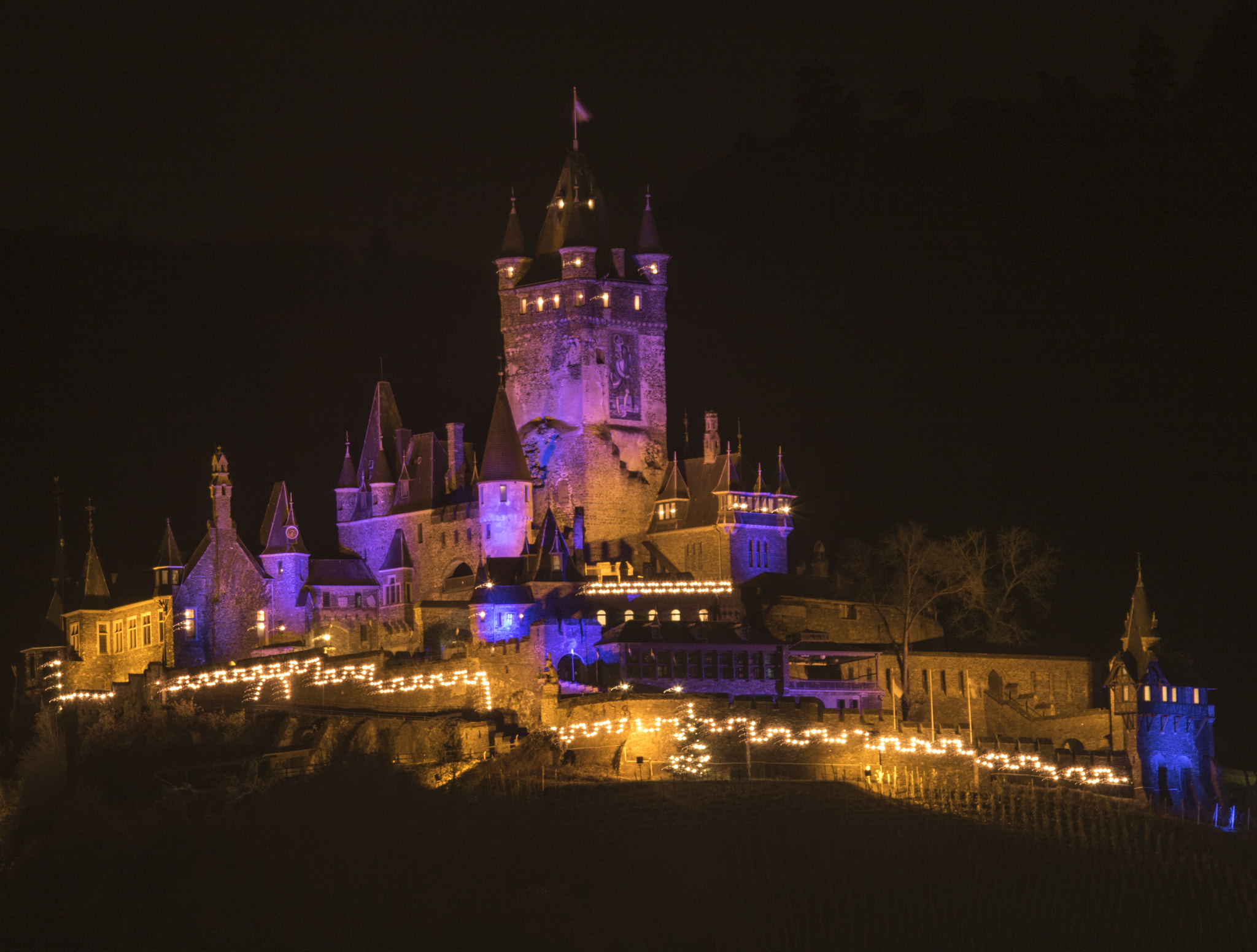 Canon EF 70-200mm F4L IS USM sample photo. Bernkastel castle photography