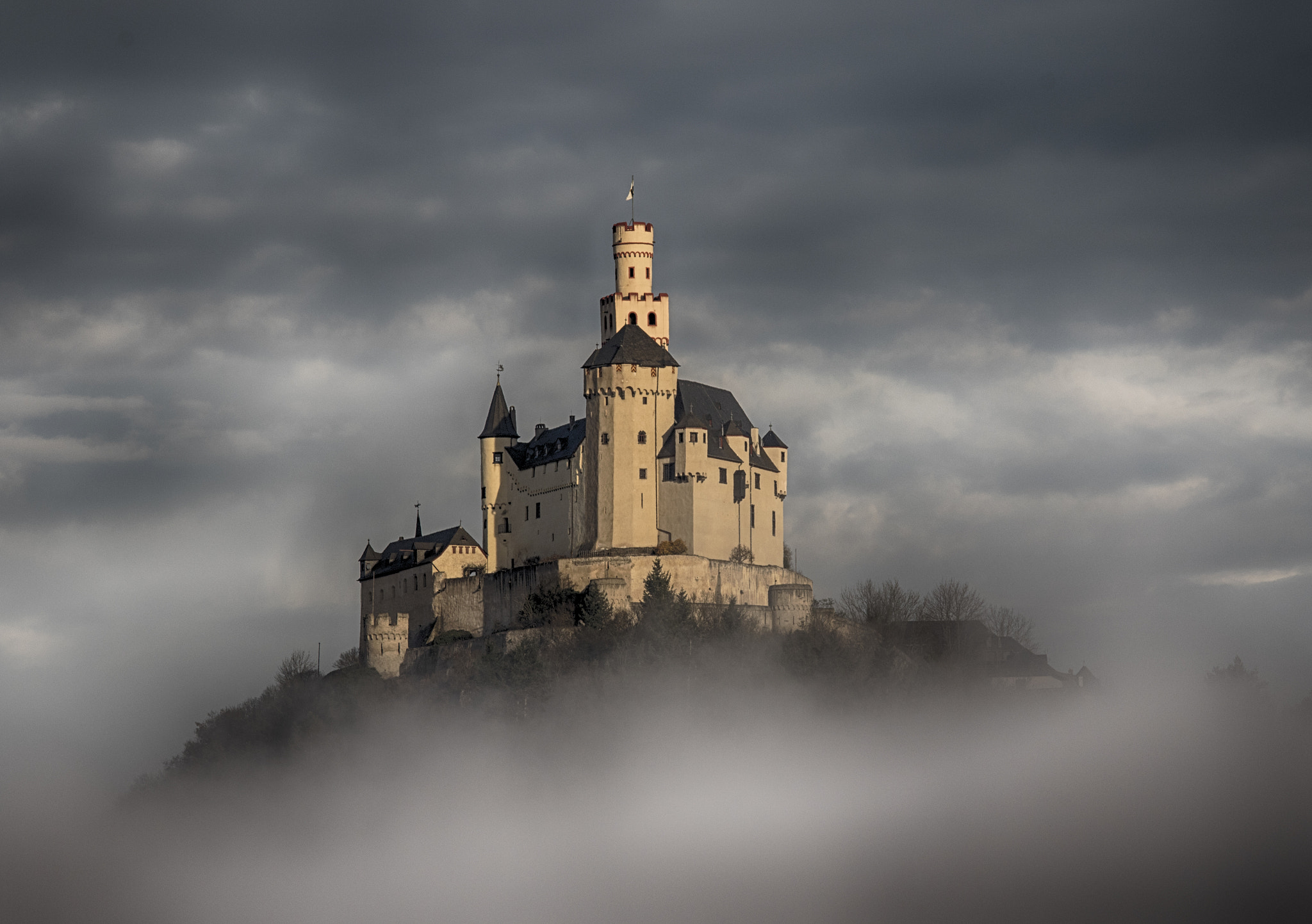 Canon EF 70-200mm F4L IS USM sample photo. Castle fog hdr photography