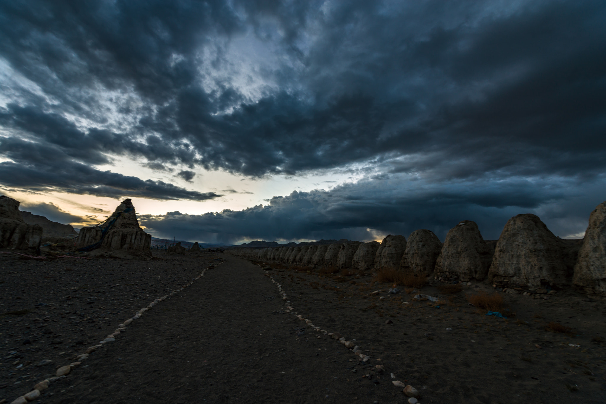 Nikon D800E + Nikon AF-S Nikkor 14-24mm F2.8G ED sample photo. 西藏阿里古格 photography