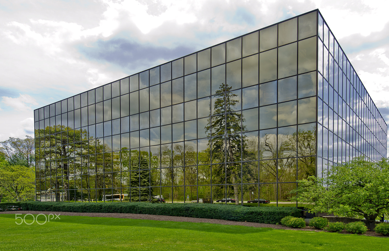 Nikon AF-S Nikkor 16-35mm F4G ED VR sample photo. Glass building photography