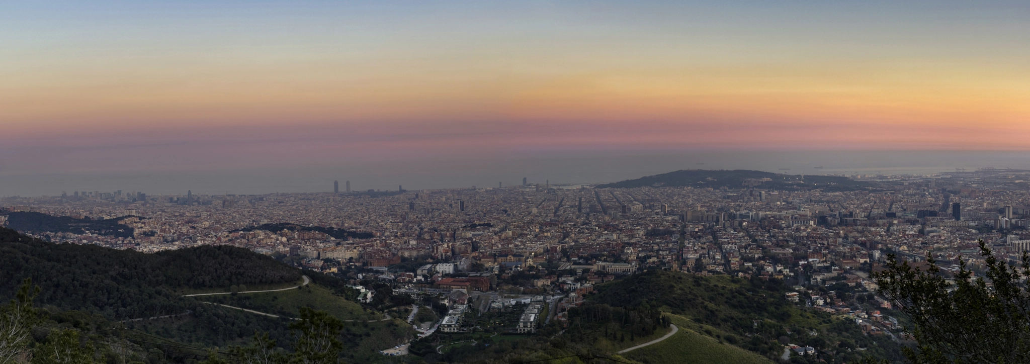 Canon EF 16-35mm F4L IS USM sample photo. Barcelona photography