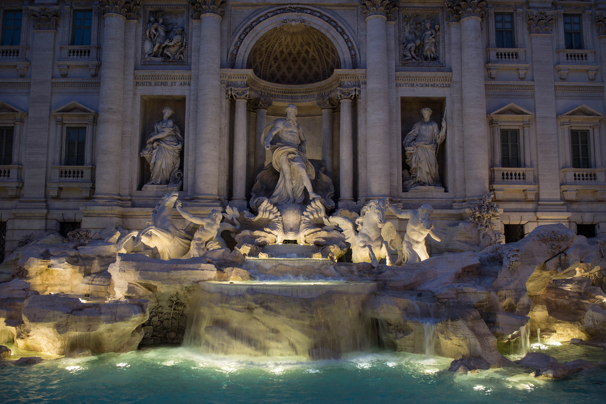 Olympus OM-D E-M5 sample photo. Fontana di trevi photography