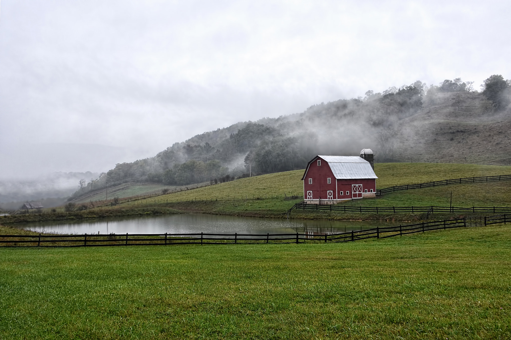 Nikon D7200 sample photo. Red barn in the mist photography