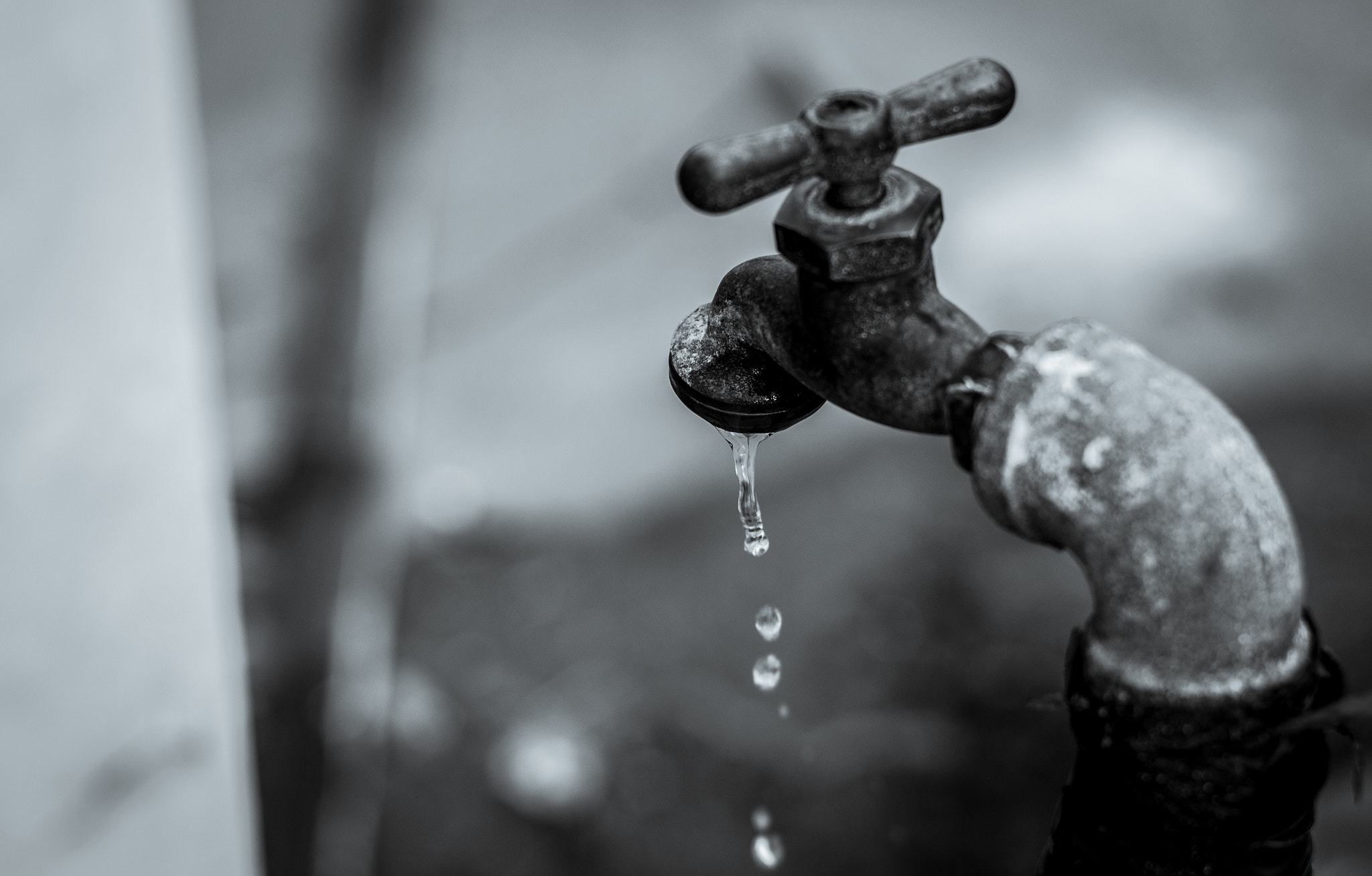 Nikon D3300 + Nikon AF-S Nikkor 50mm F1.8G sample photo. Faucetdripping photography