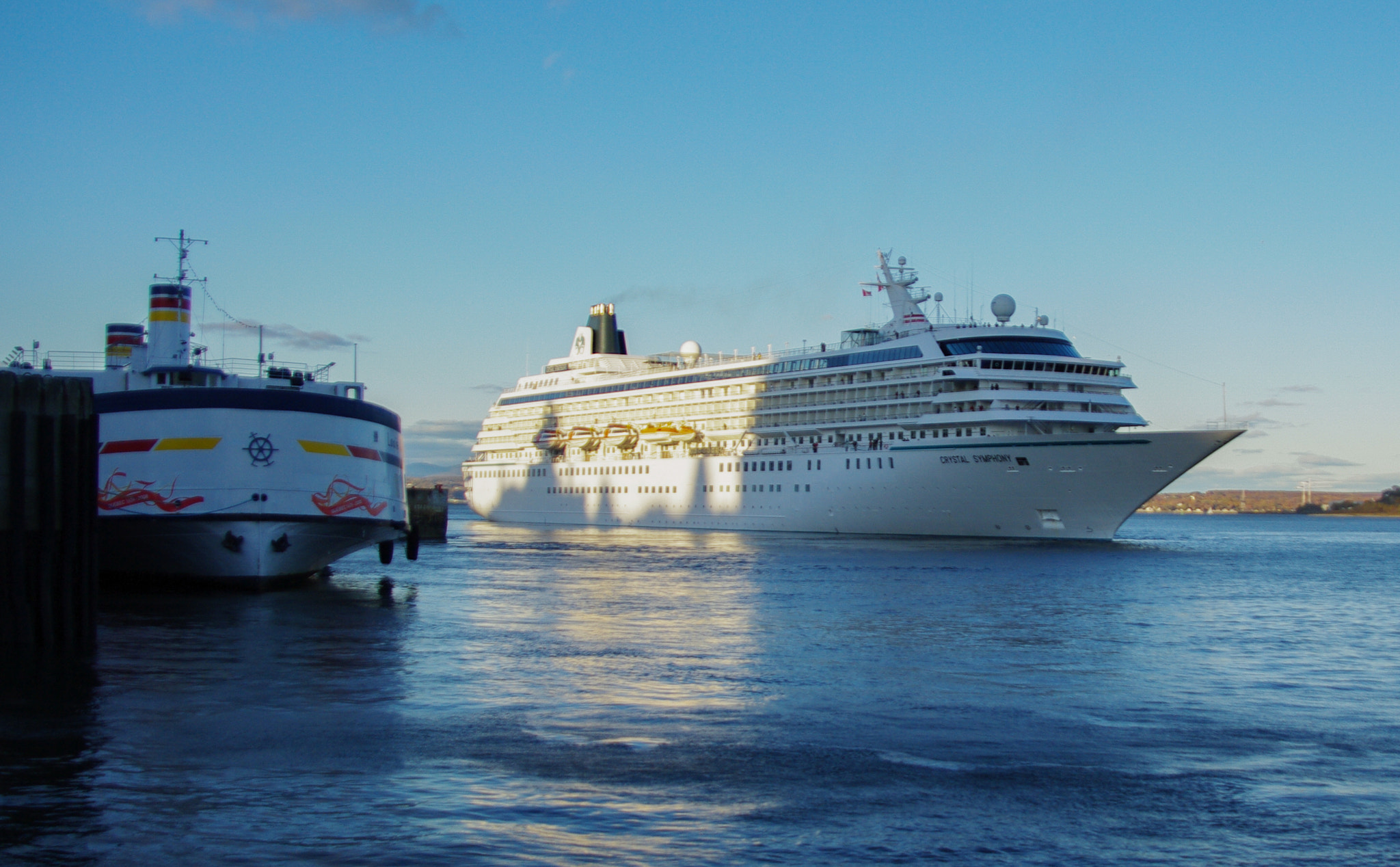 Pentax K20D sample photo. Crystal symphony a quebec en octobre 2008 photography