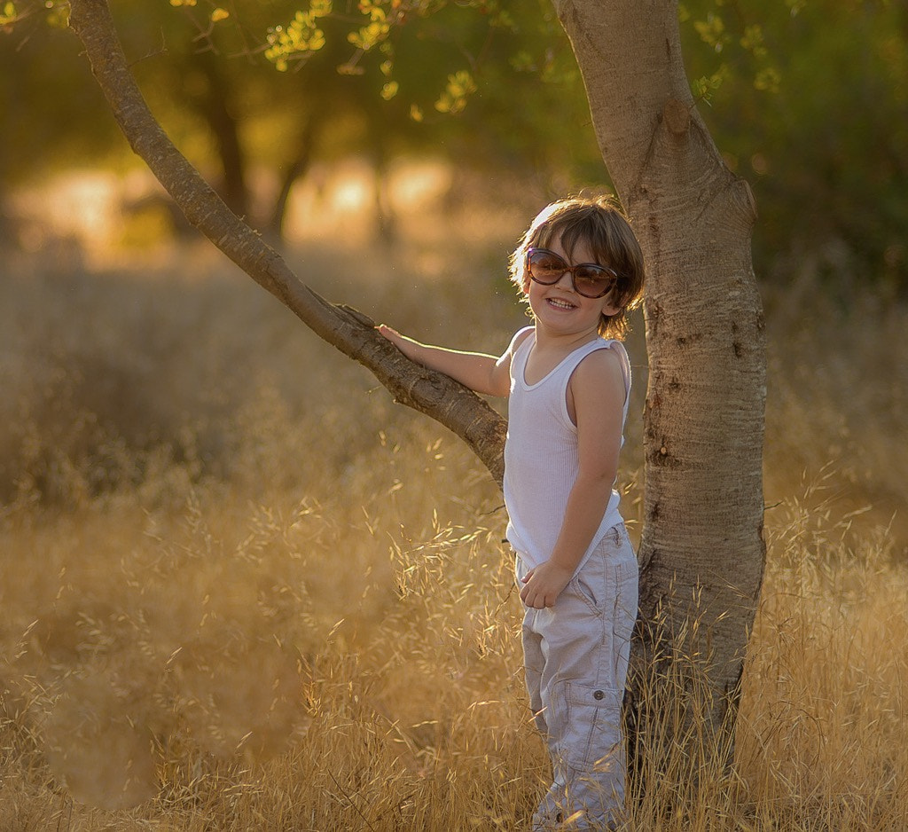 Nikon D600 + AF Nikkor 85mm f/1.8 sample photo. Mama's glasses photography