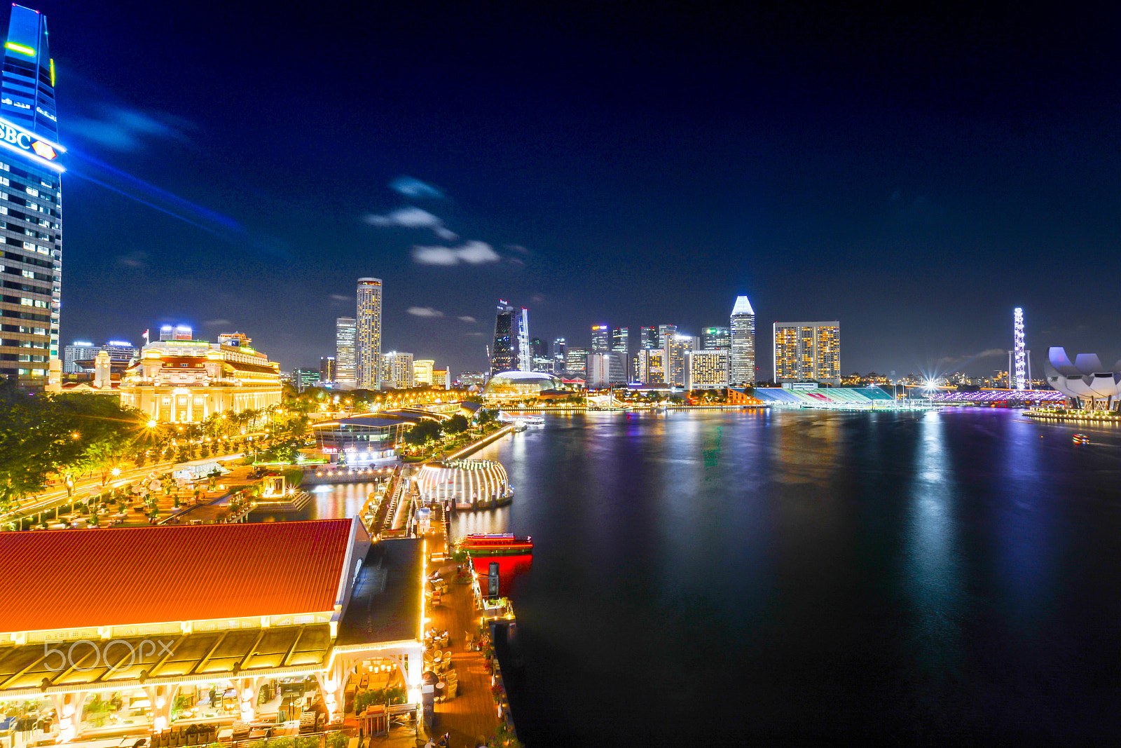 Sigma 10-20mm F3.5 EX DC HSM sample photo. Singapore bar lantern photography