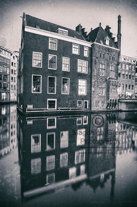 Nikon D700 + Nikon AF-S DX Nikkor 18-55mm F3.5-5.6G VR sample photo. Canal reflections - cool black dutch house - black and white - a photography