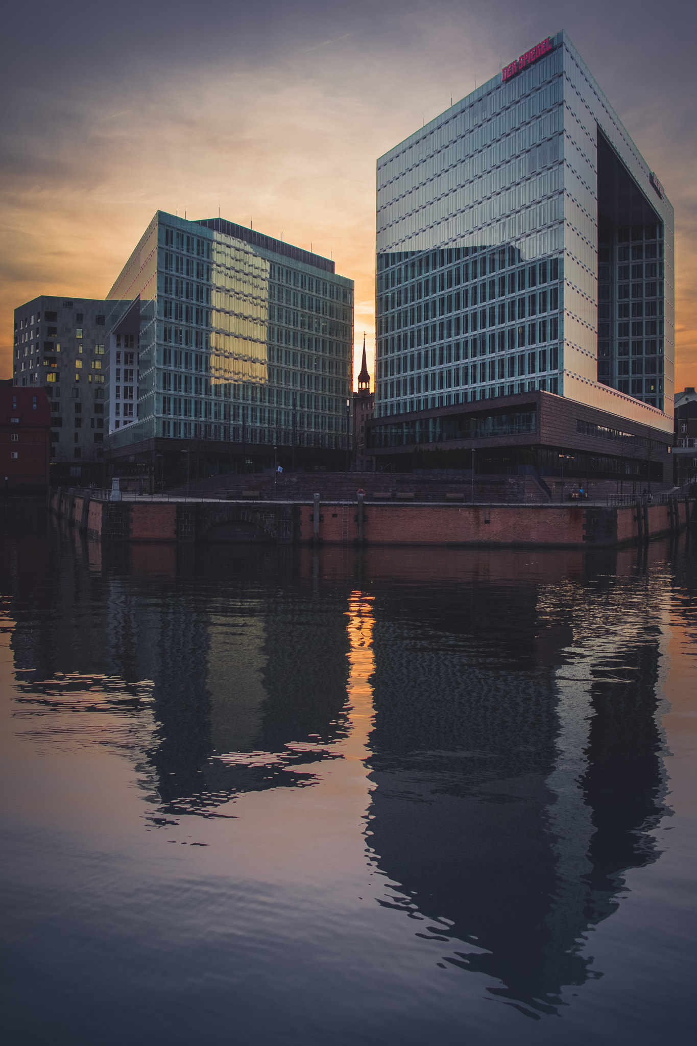 Canon EF-M 22mm F2 STM sample photo. Der spiegel photography