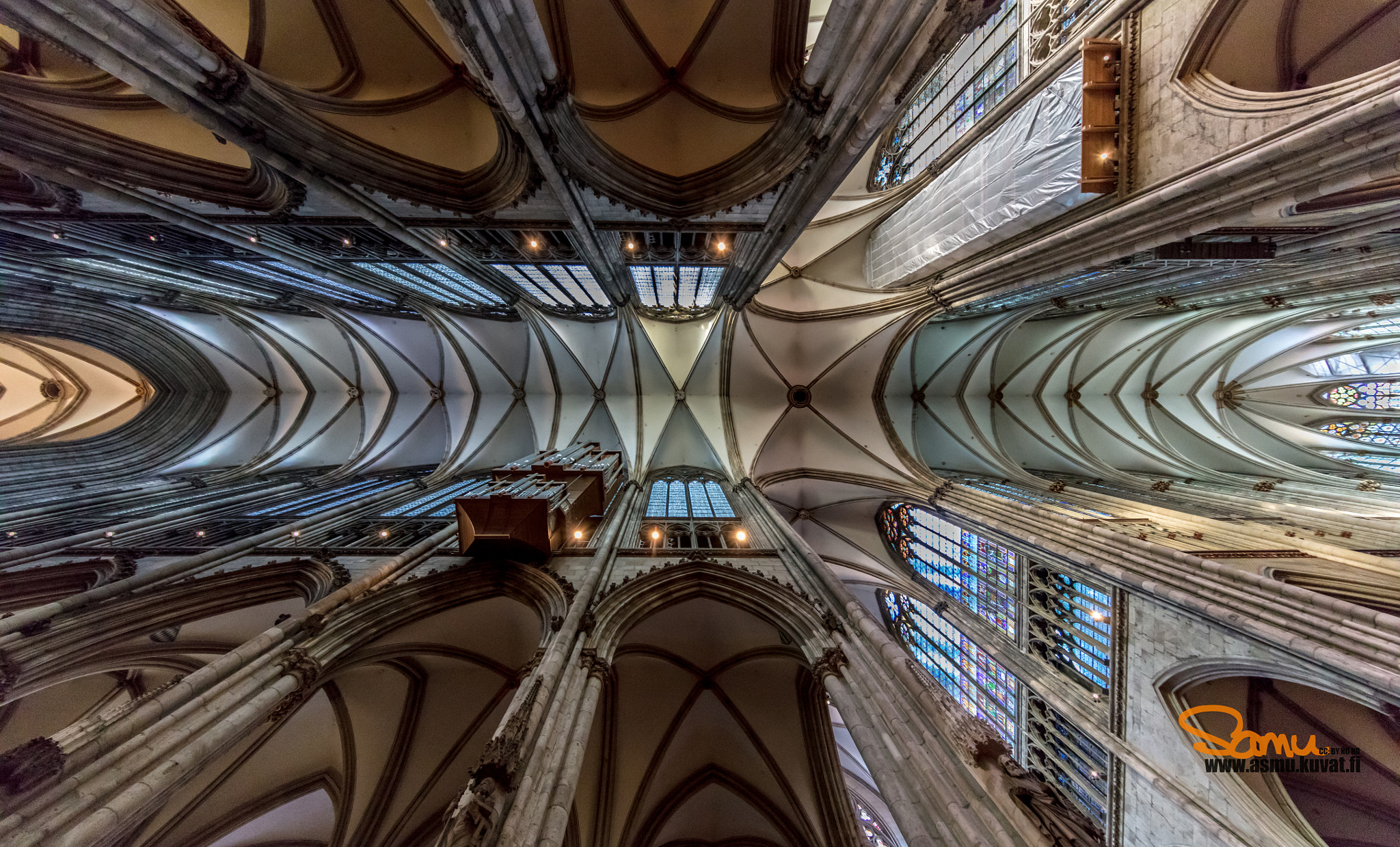 Canon EF 11-24mm F4L USM sample photo. Cologne cathedral photography