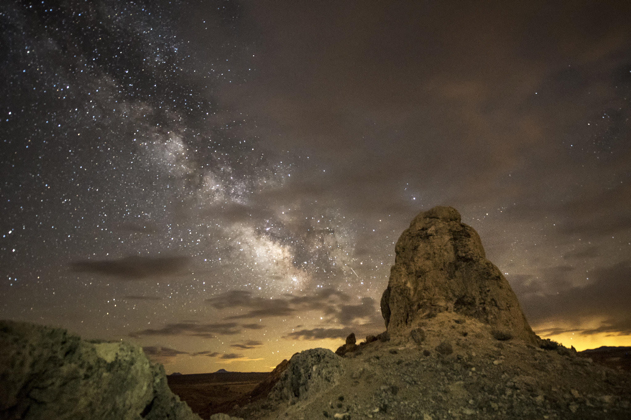 Nikon D750 + Nikon AF-S Nikkor 14-24mm F2.8G ED sample photo. Milky way at trona pinnacles photography