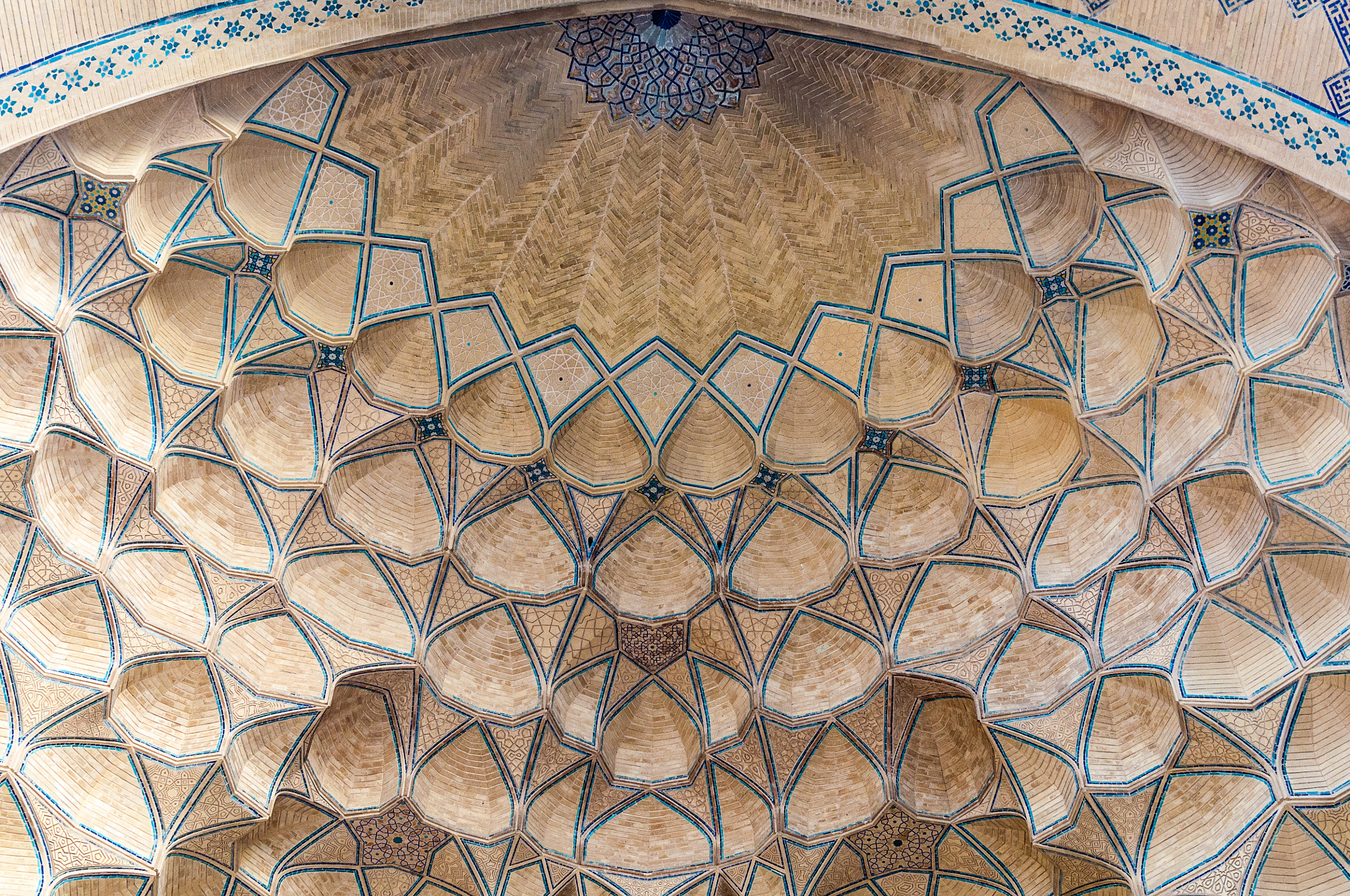 Nikon D90 + Nikon AF-S DX Nikkor 35mm F1.8G sample photo. Patterns of iran i photography