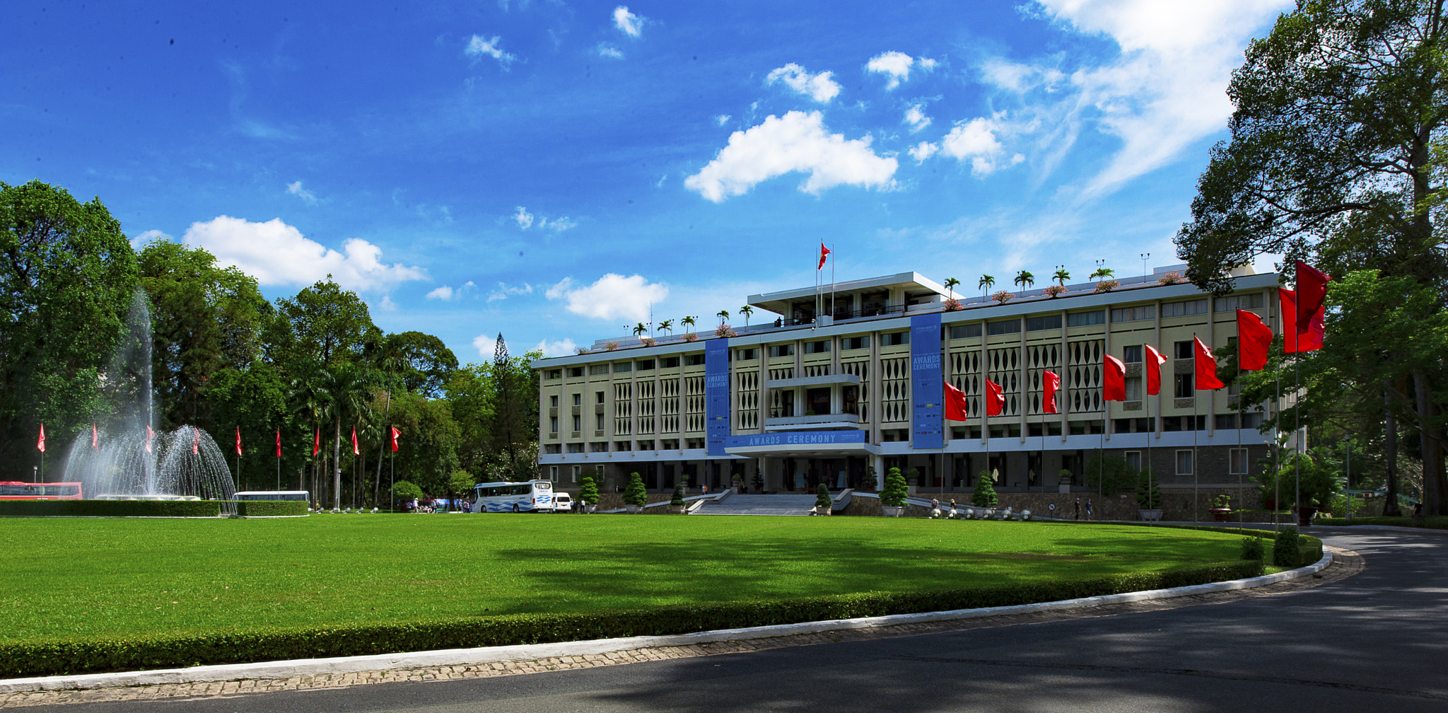 Nikon D610 + Nikon AF-S Nikkor 14-24mm F2.8G ED sample photo. Reunification palace photography