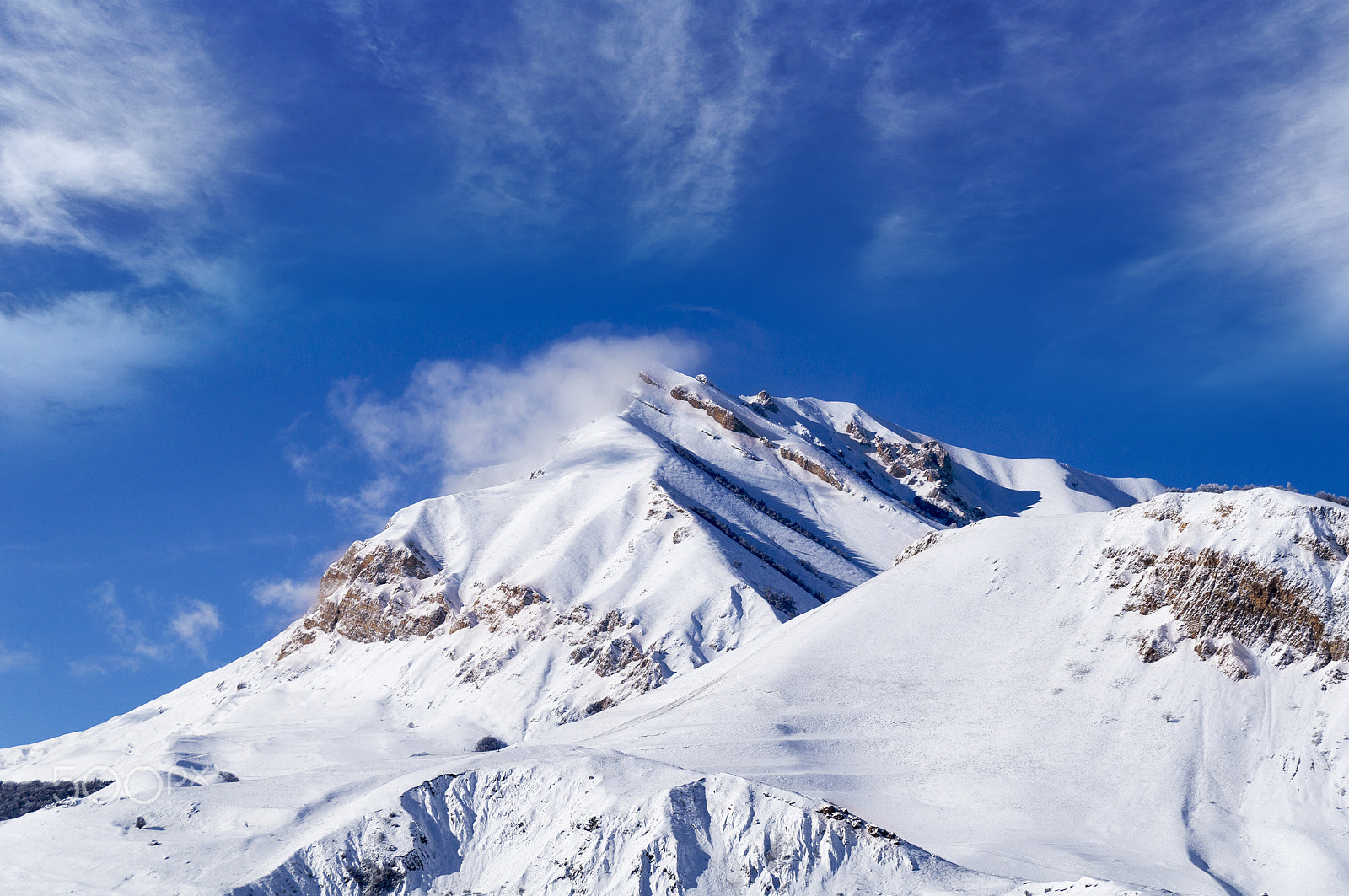 Sony SLT-A37 sample photo. Snowy mountain landscape photography